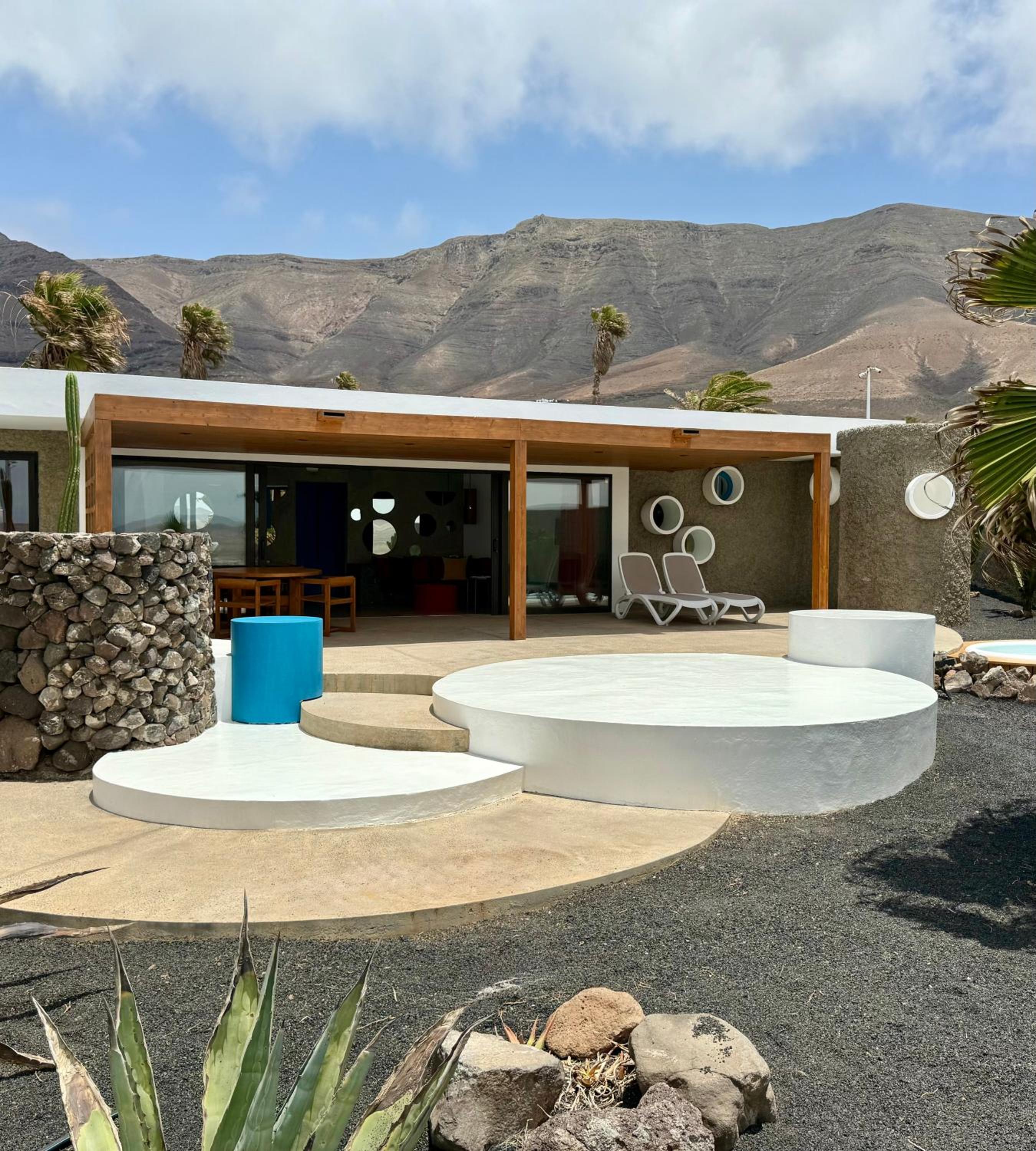 Canaryislandshost l Origen