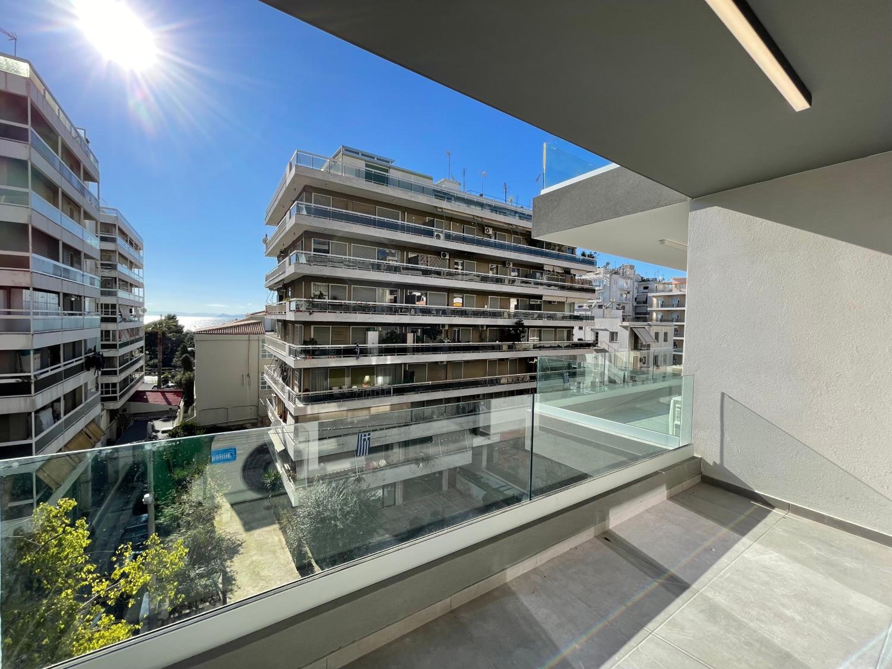Athenean Modern Escape near Marina Floisvos