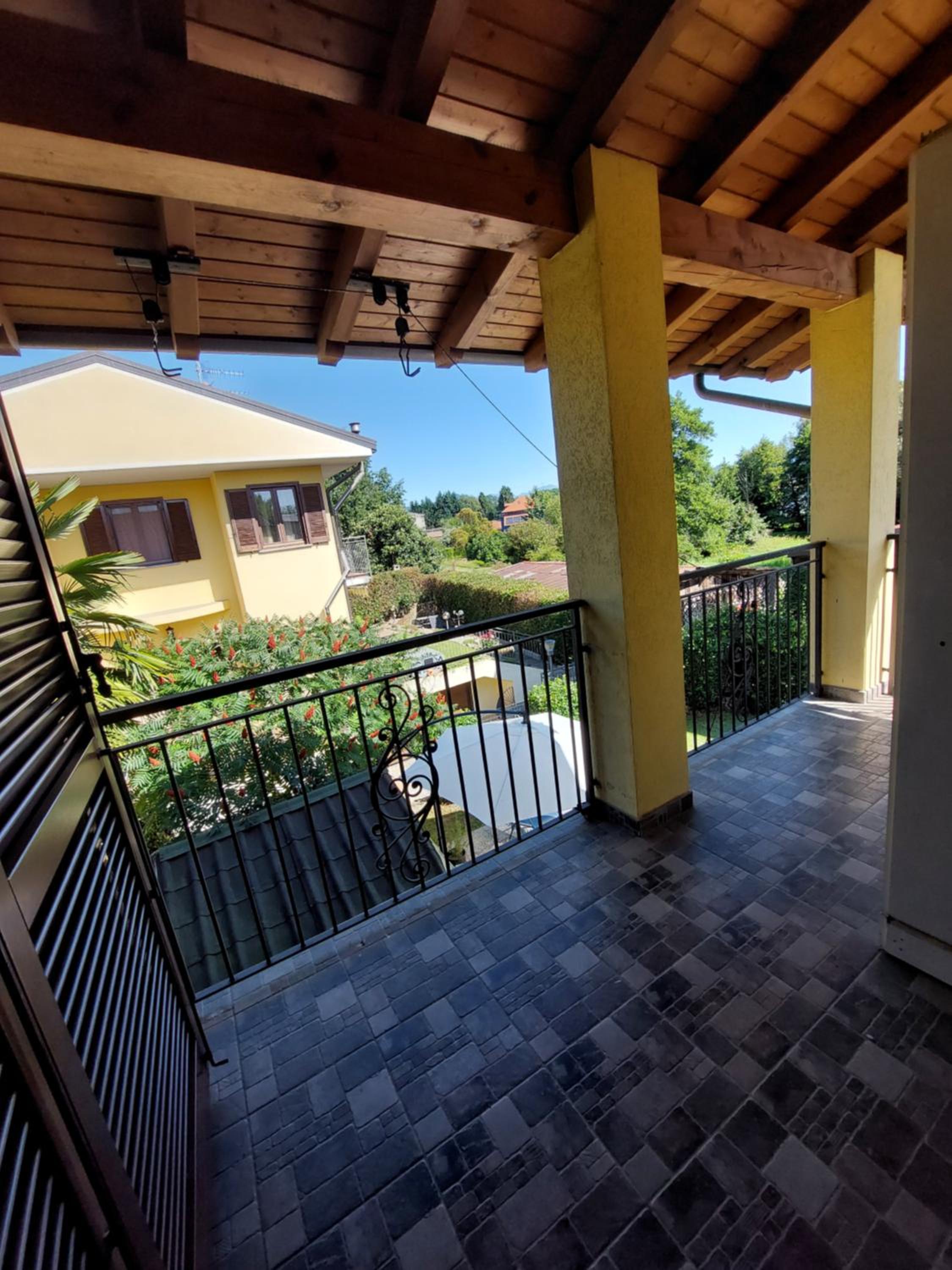Arona - Lake Maggiore Entire Home - parking
