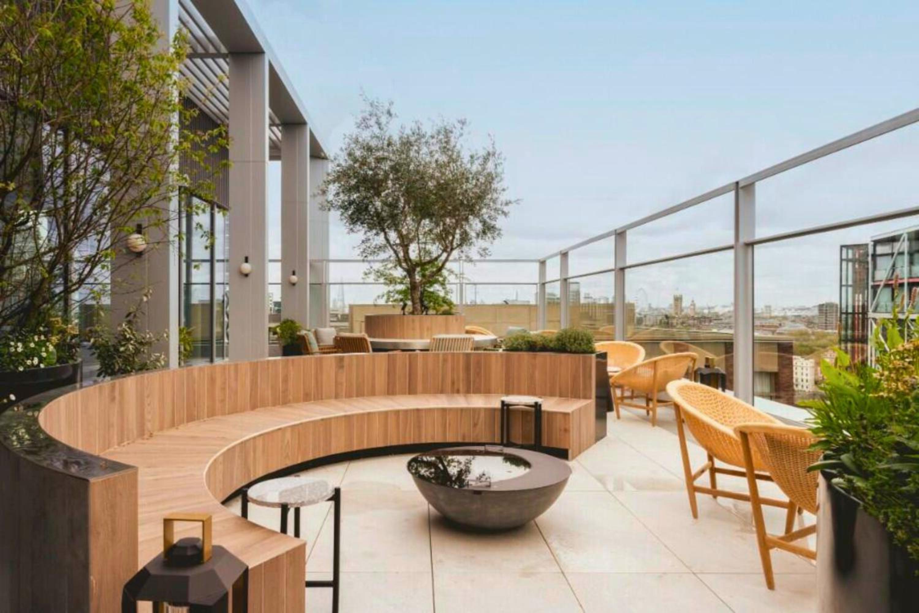 Luxury Penthouse 2Bed 2Bath 2Balcony London Eye & River Views with GYM & AC & Incredible Rooftop View