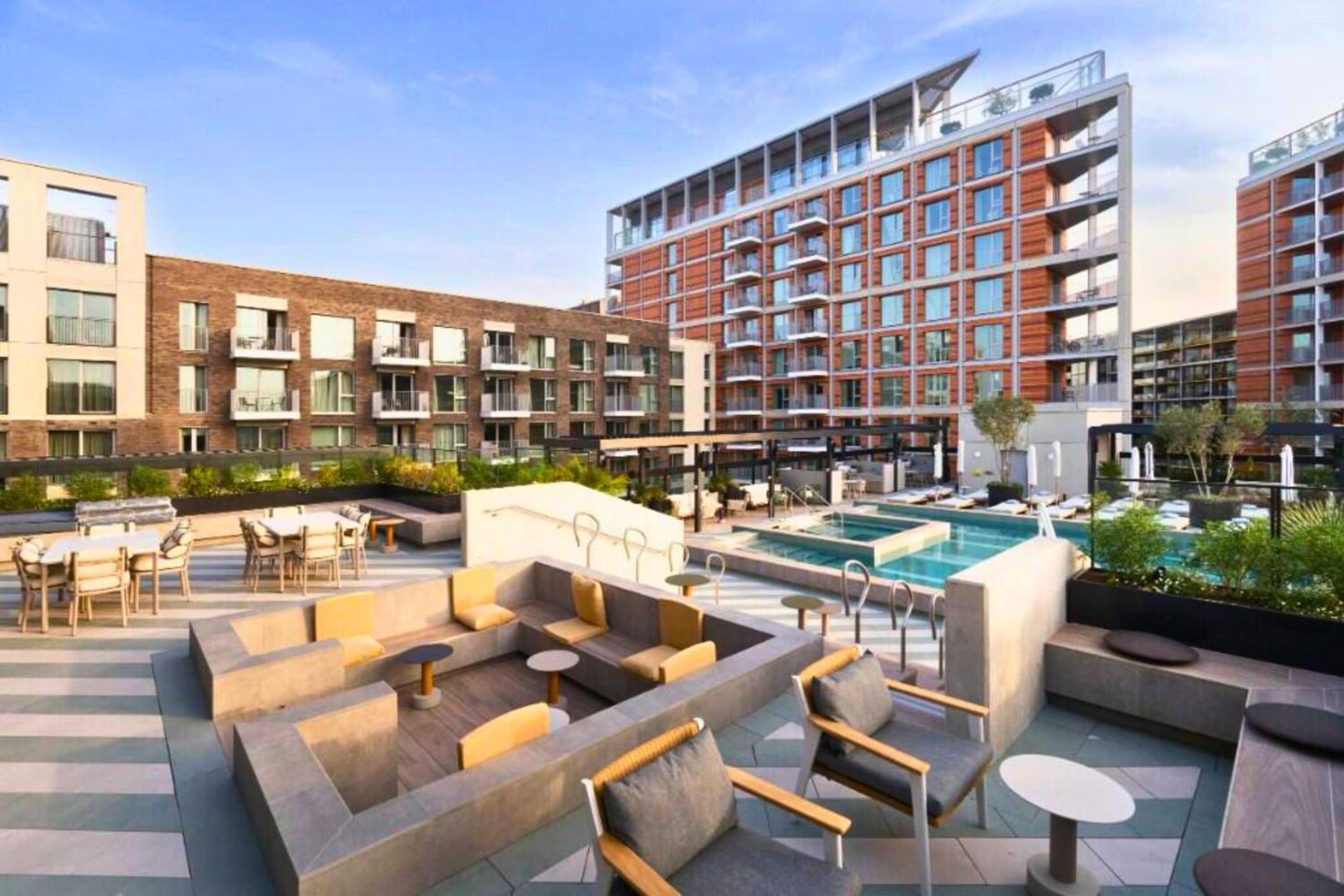 Luxury Penthouse 2Bed 2Bath 2Balcony London Eye & River Views with GYM & AC & Incredible Rooftop View