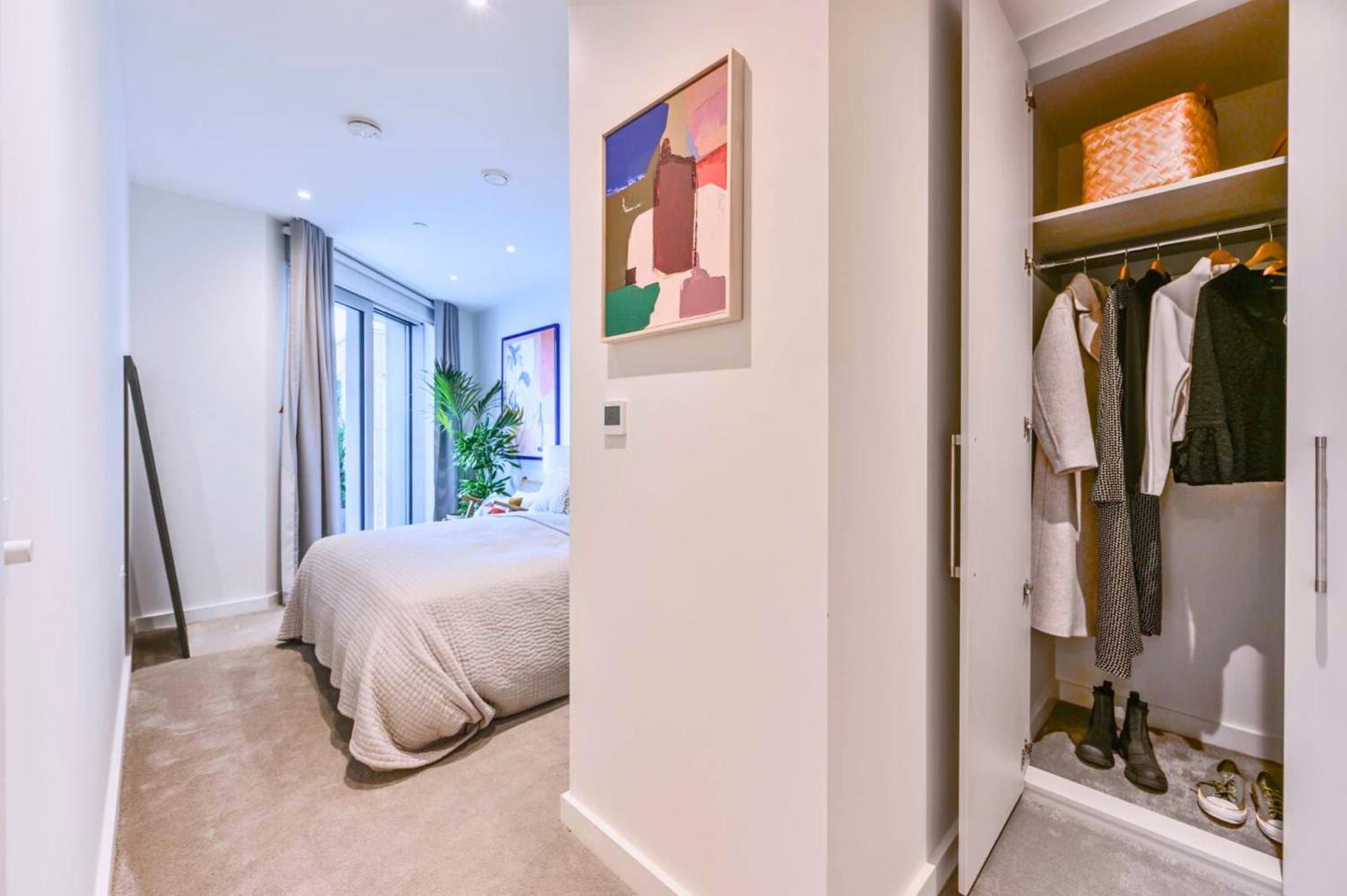 Luxury Penthouse 2Bed 2Bath 2Balcony London Eye & River Views with GYM & AC & Incredible Rooftop View