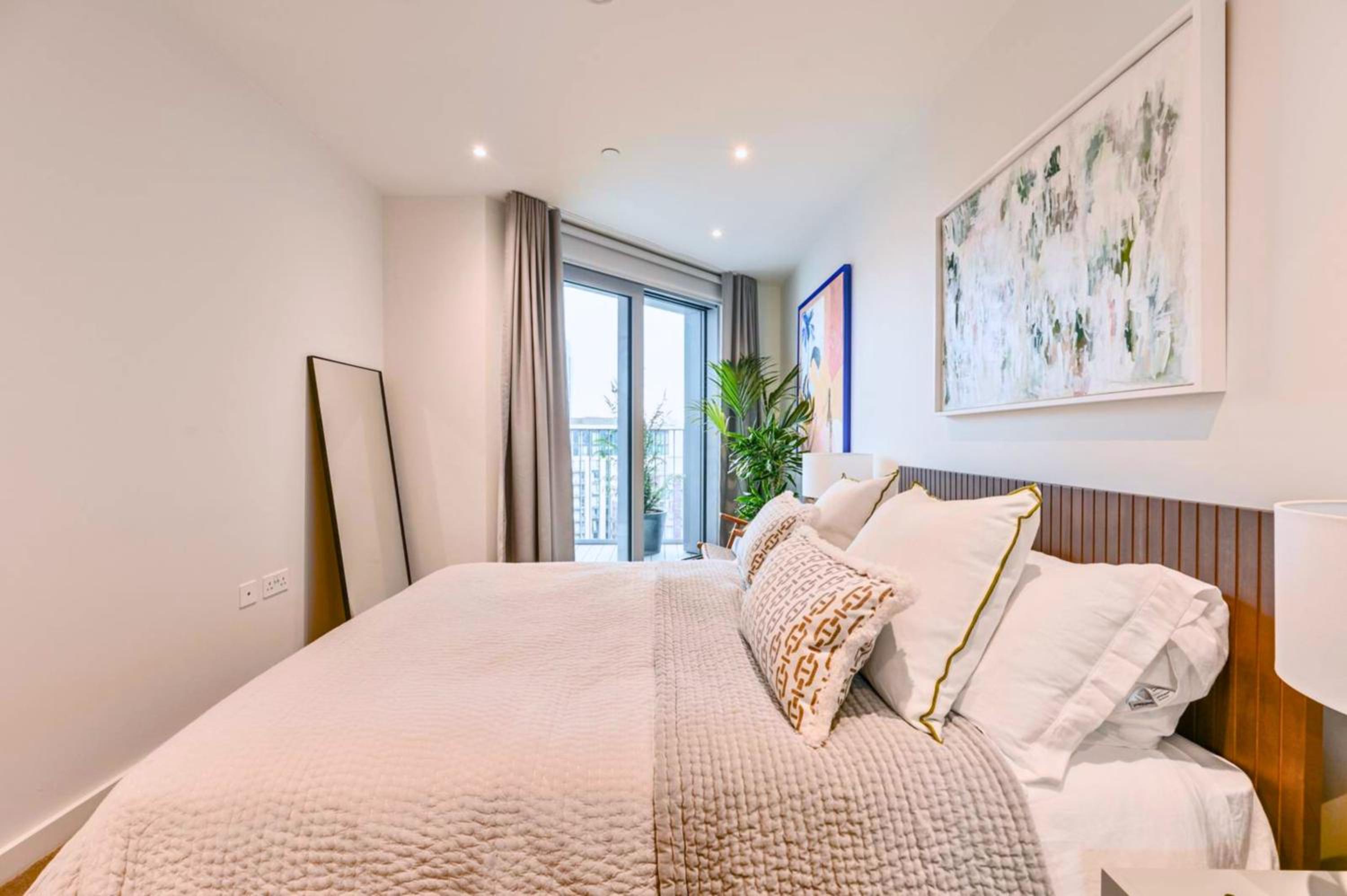 Luxury Penthouse 2Bed 2Bath 2Balcony London Eye & River Views with GYM & AC & Incredible Rooftop View