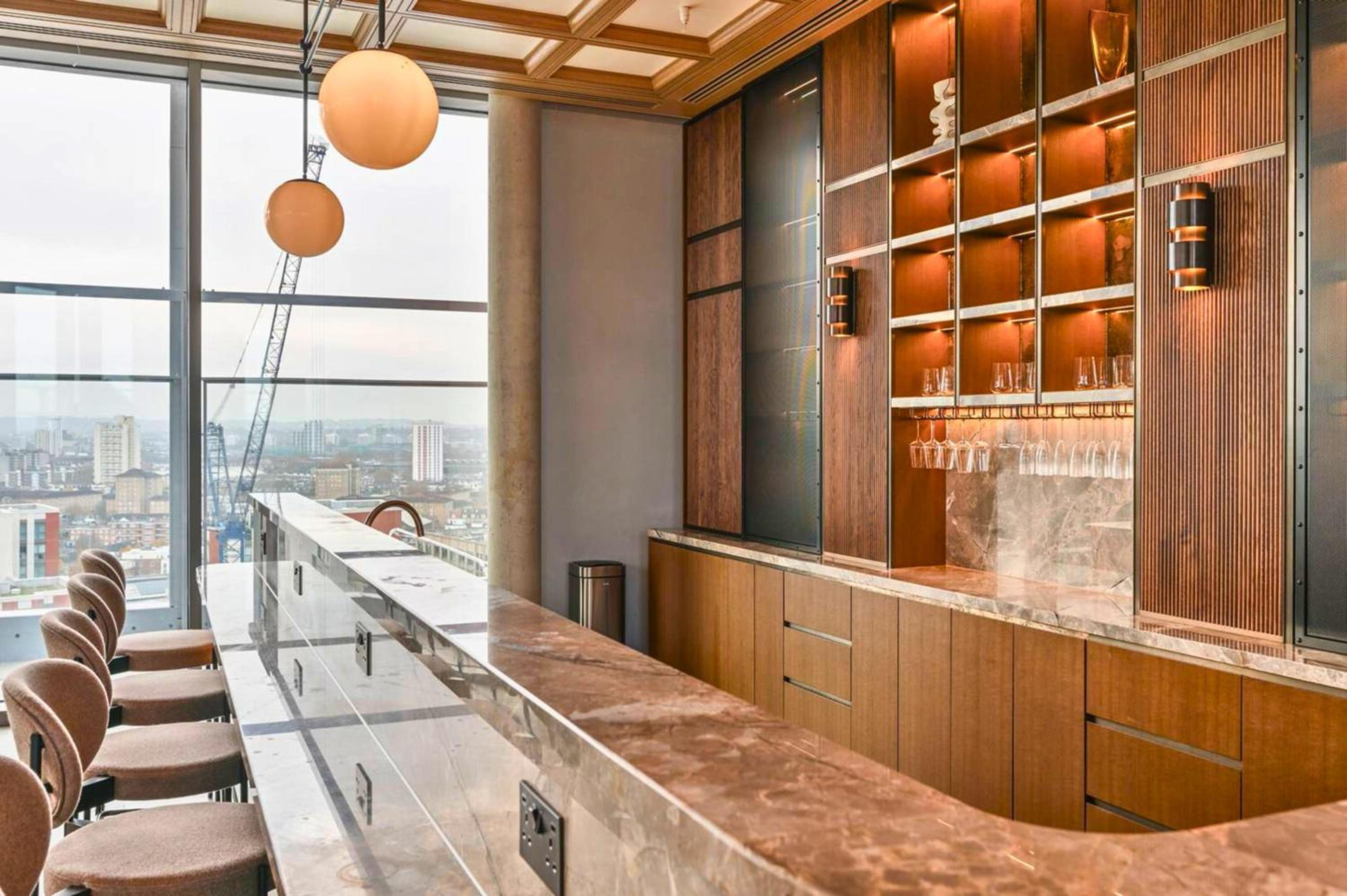 Luxury Penthouse 2Bed 2Bath 2Balcony London Eye & River Views with GYM & AC & Incredible Rooftop View