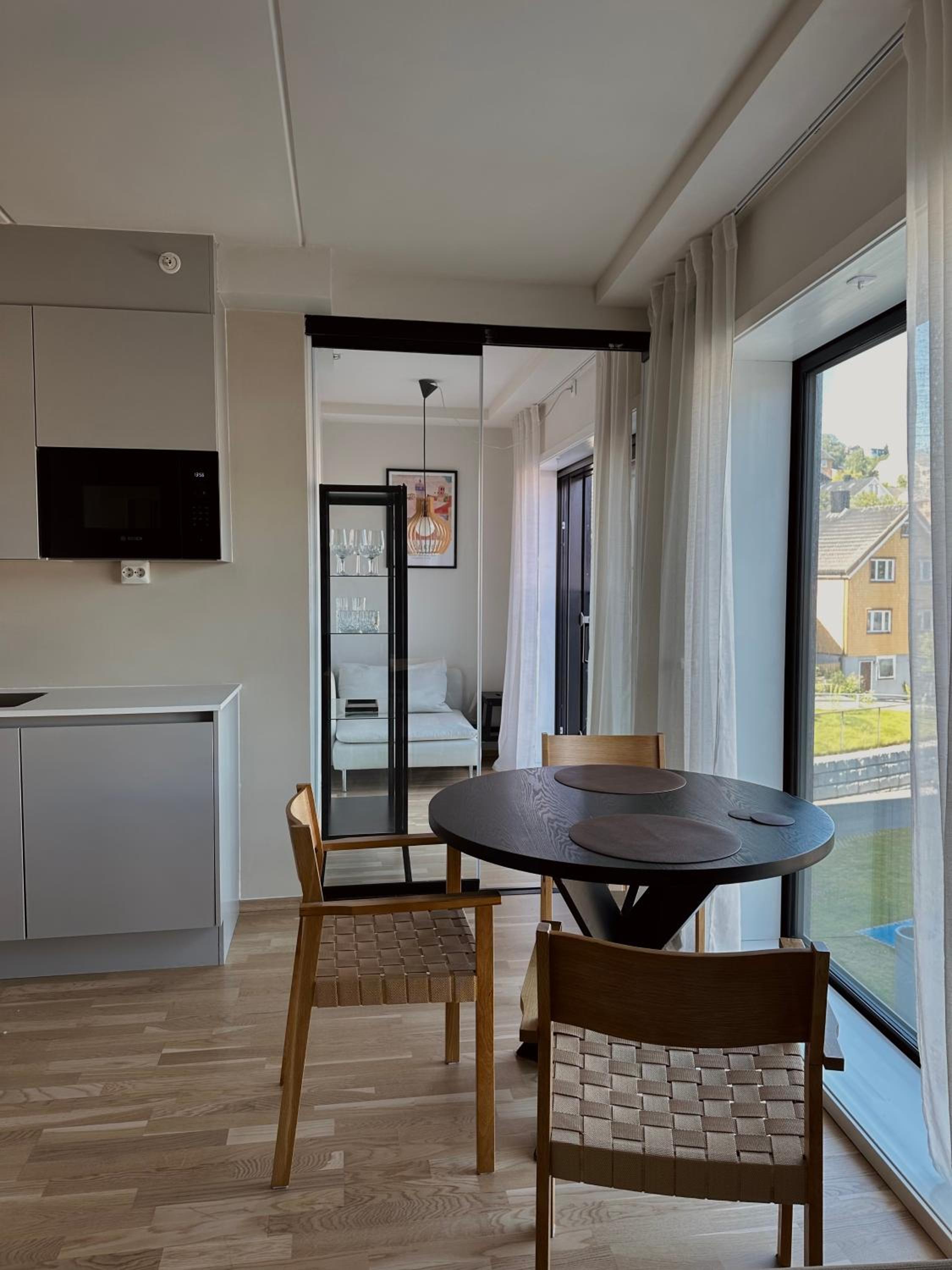 Delicate city apartment with mountain view