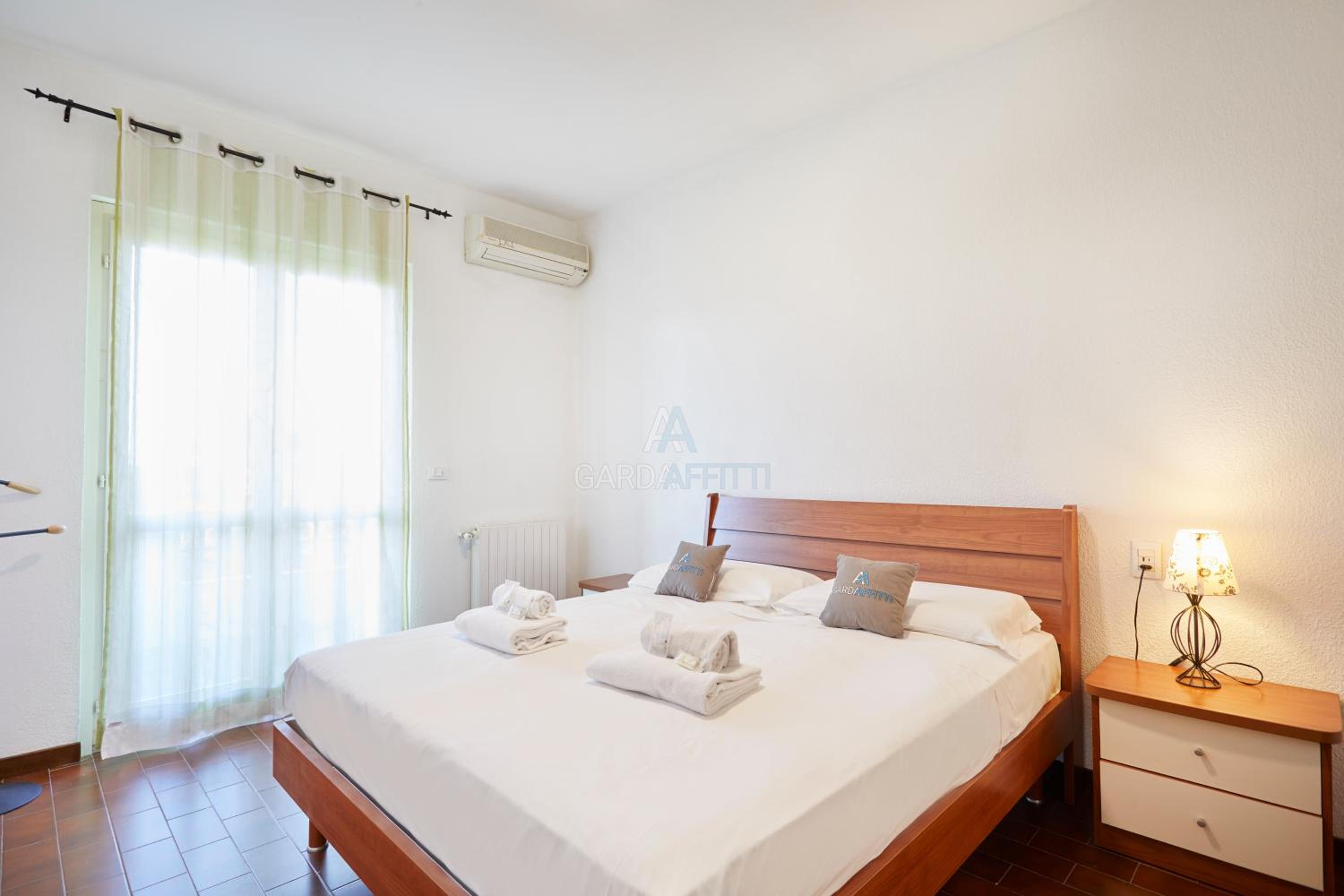 Villa Roma - Vista Lago e Relax tra Giardino e Terrazza