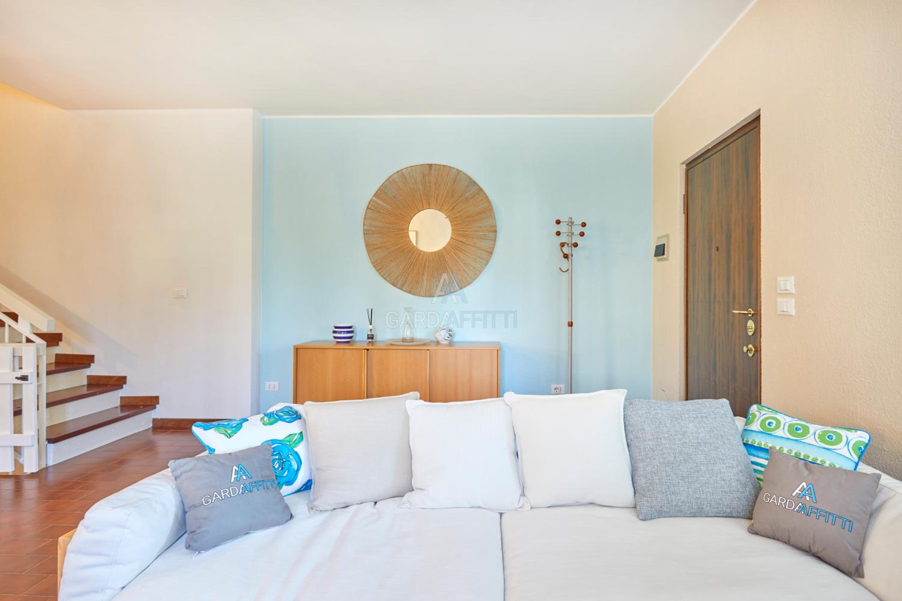 Villa Roma - Vista Lago e Relax tra Giardino e Terrazza