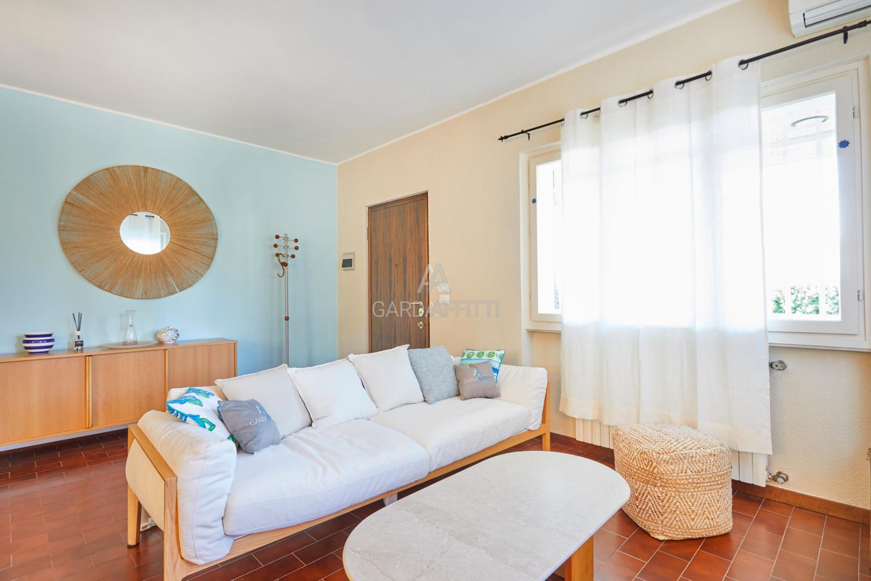 Villa Roma - Vista Lago e Relax tra Giardino e Terrazza