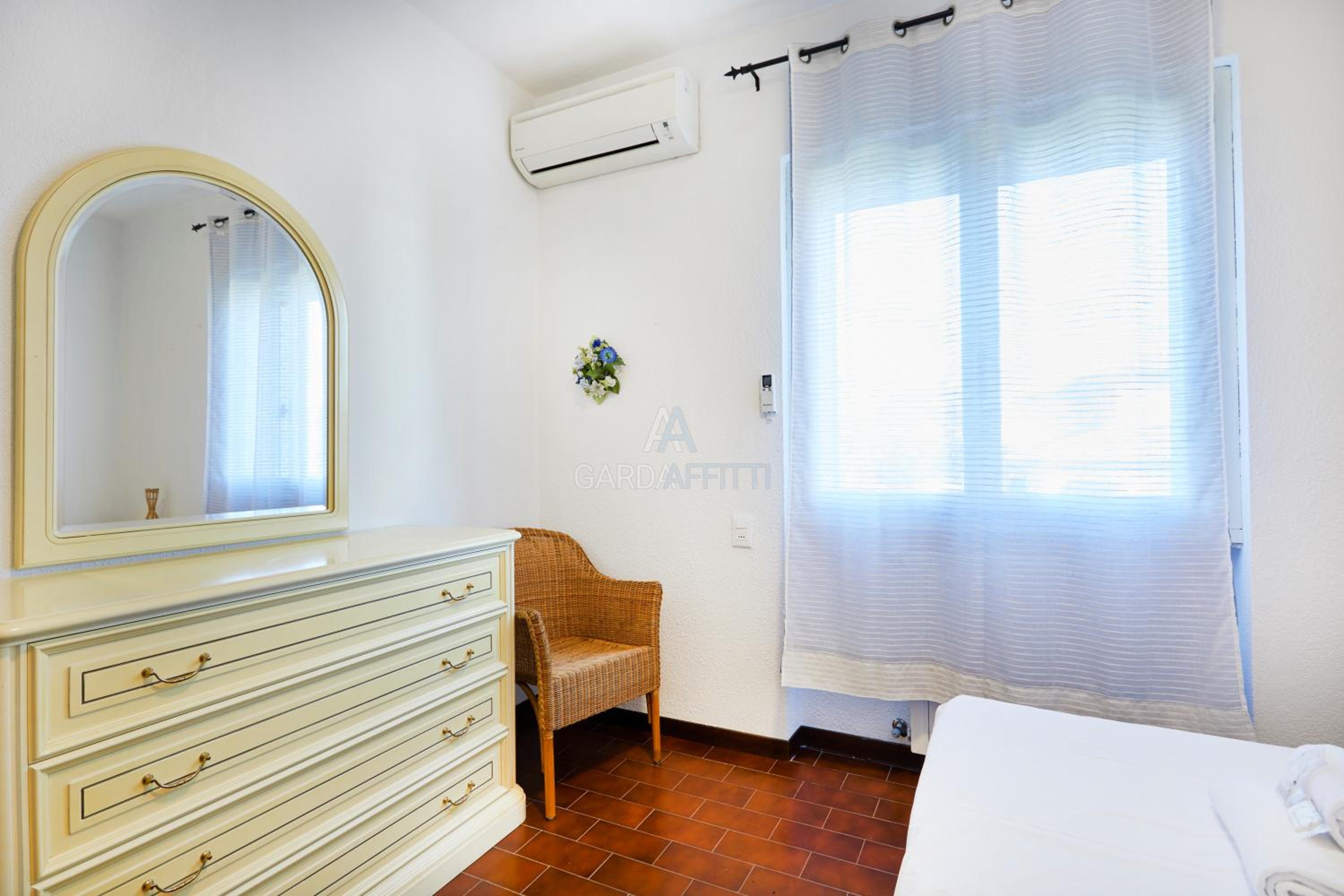 Villa Roma - Vista Lago e Relax tra Giardino e Terrazza
