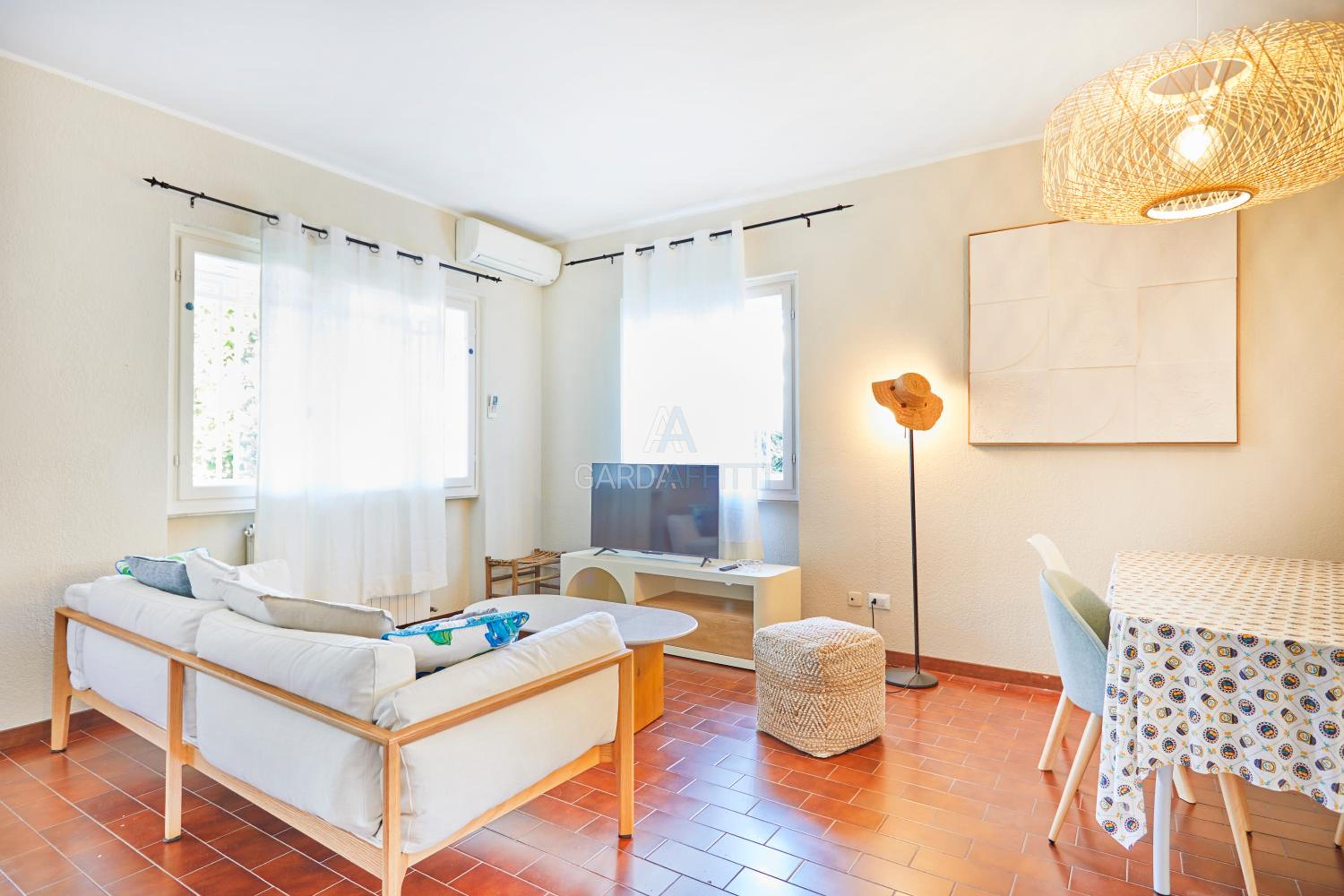 Villa Roma - Vista Lago e Relax tra Giardino e Terrazza