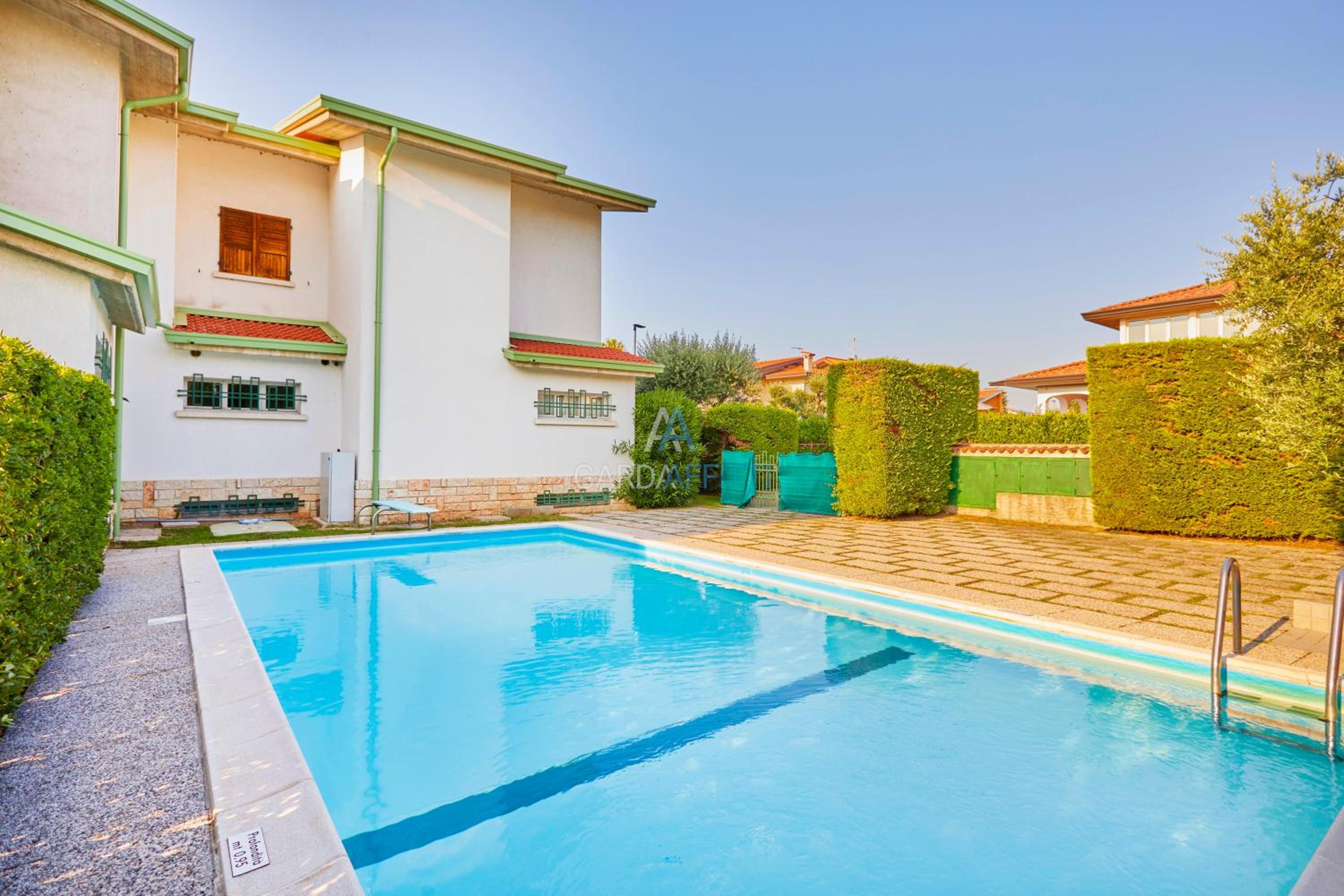 Villa Roma - Vista Lago e Relax tra Giardino e Terrazza