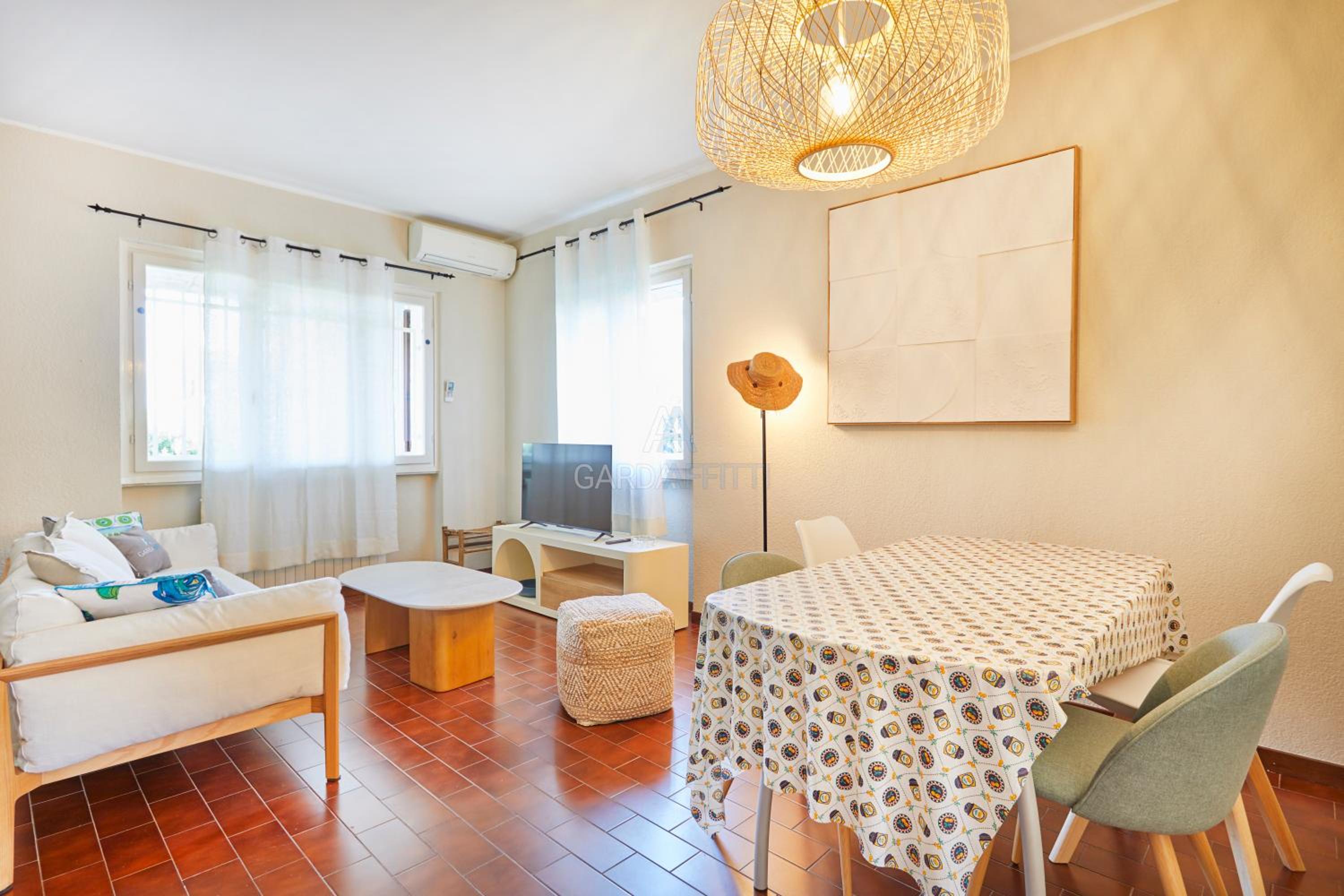 Villa Roma - Vista Lago e Relax tra Giardino e Terrazza