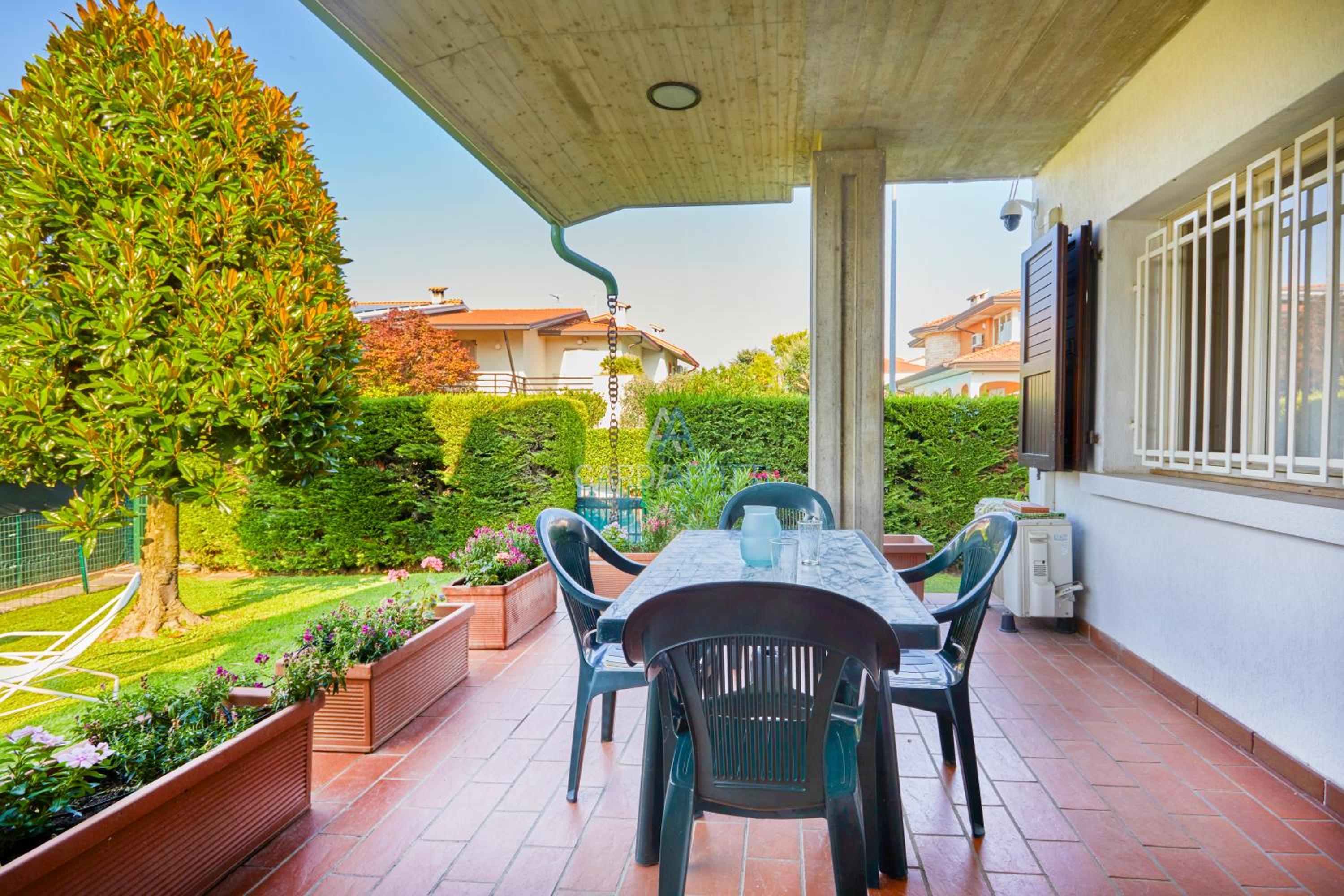 Villa Roma - Vista Lago e Relax tra Giardino e Terrazza