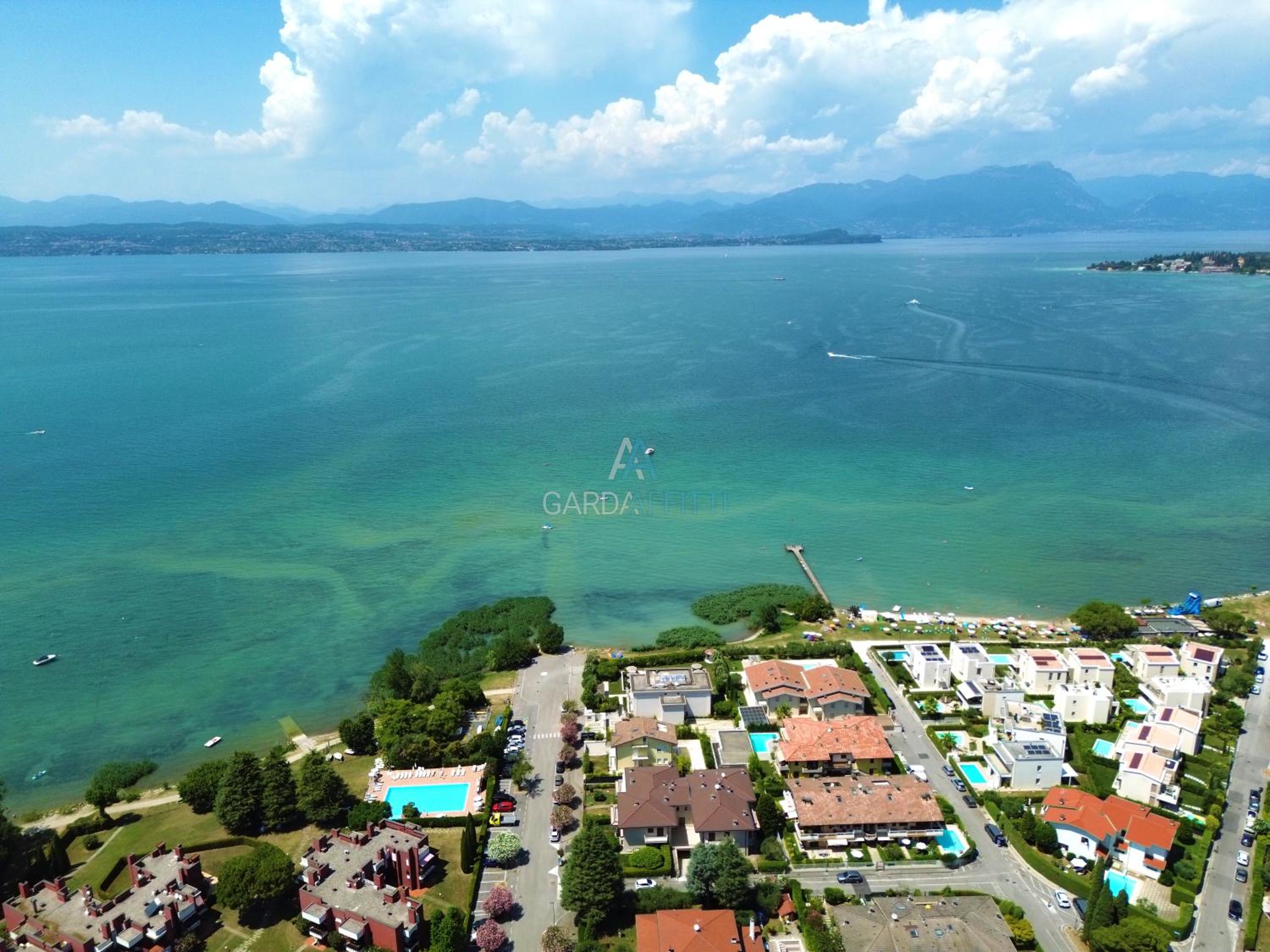 Villa Roma - Vista Lago e Relax tra Giardino e Terrazza