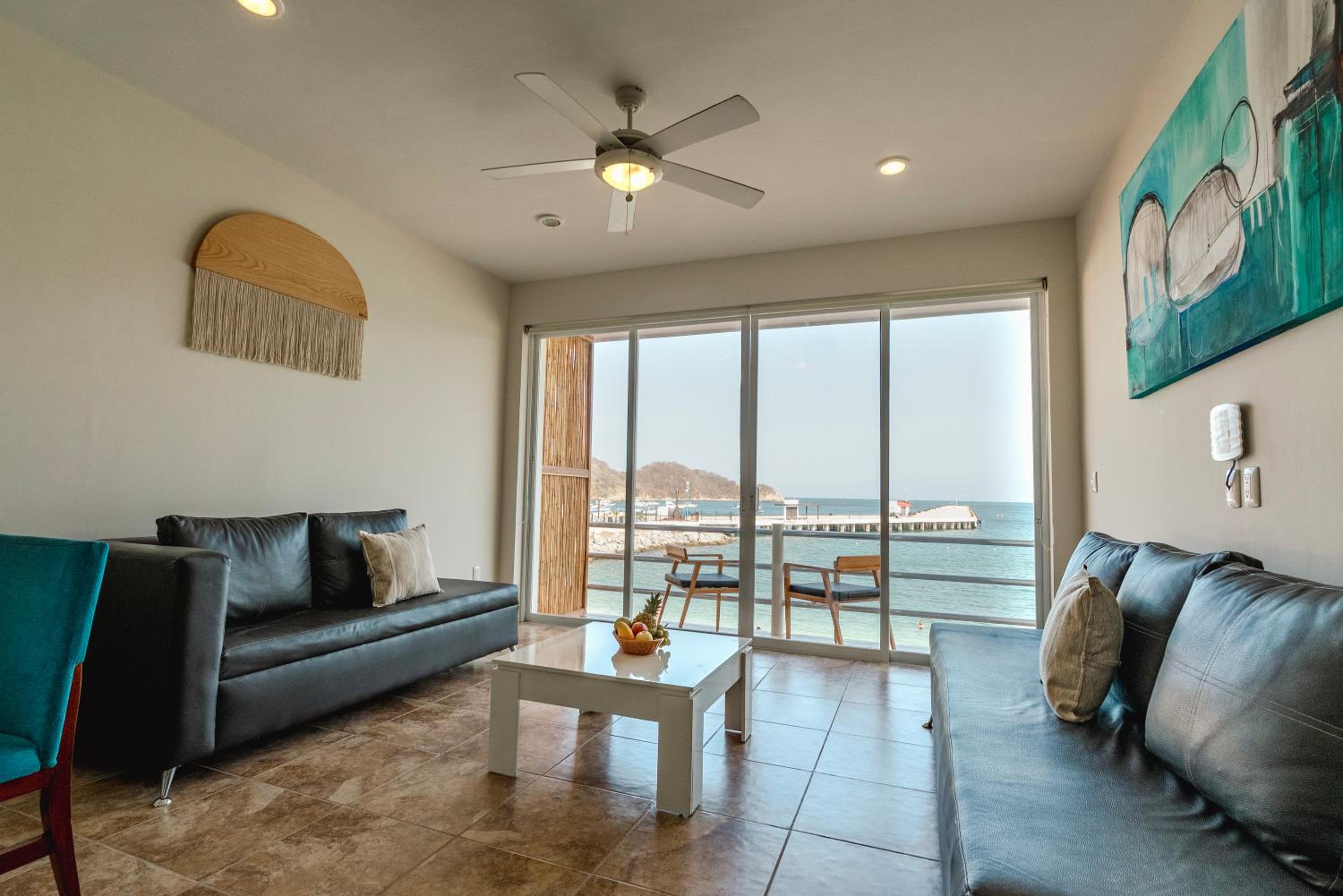 La Playa Suites Hotel