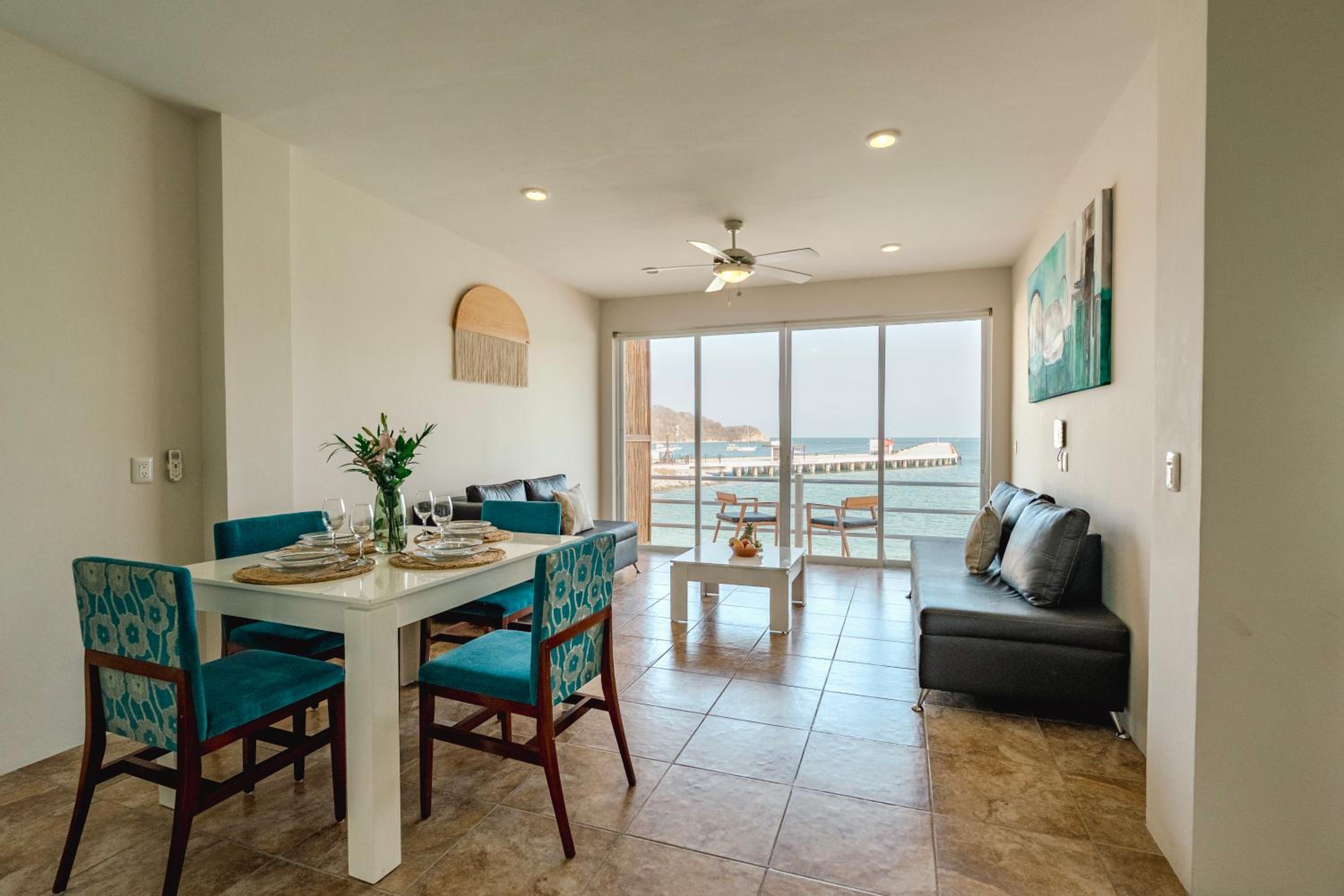 La Playa Suites Hotel