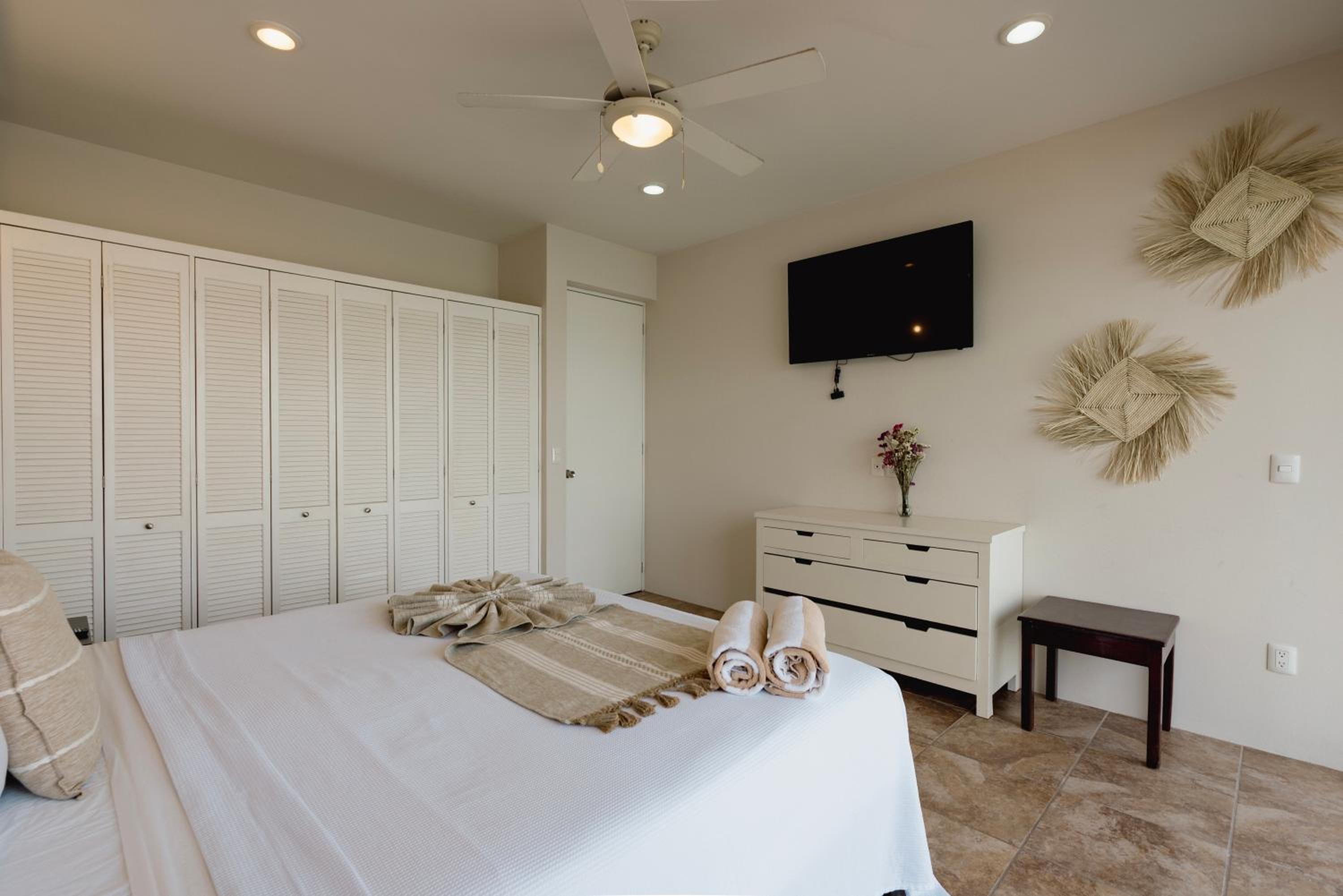 La Playa Suites Hotel
