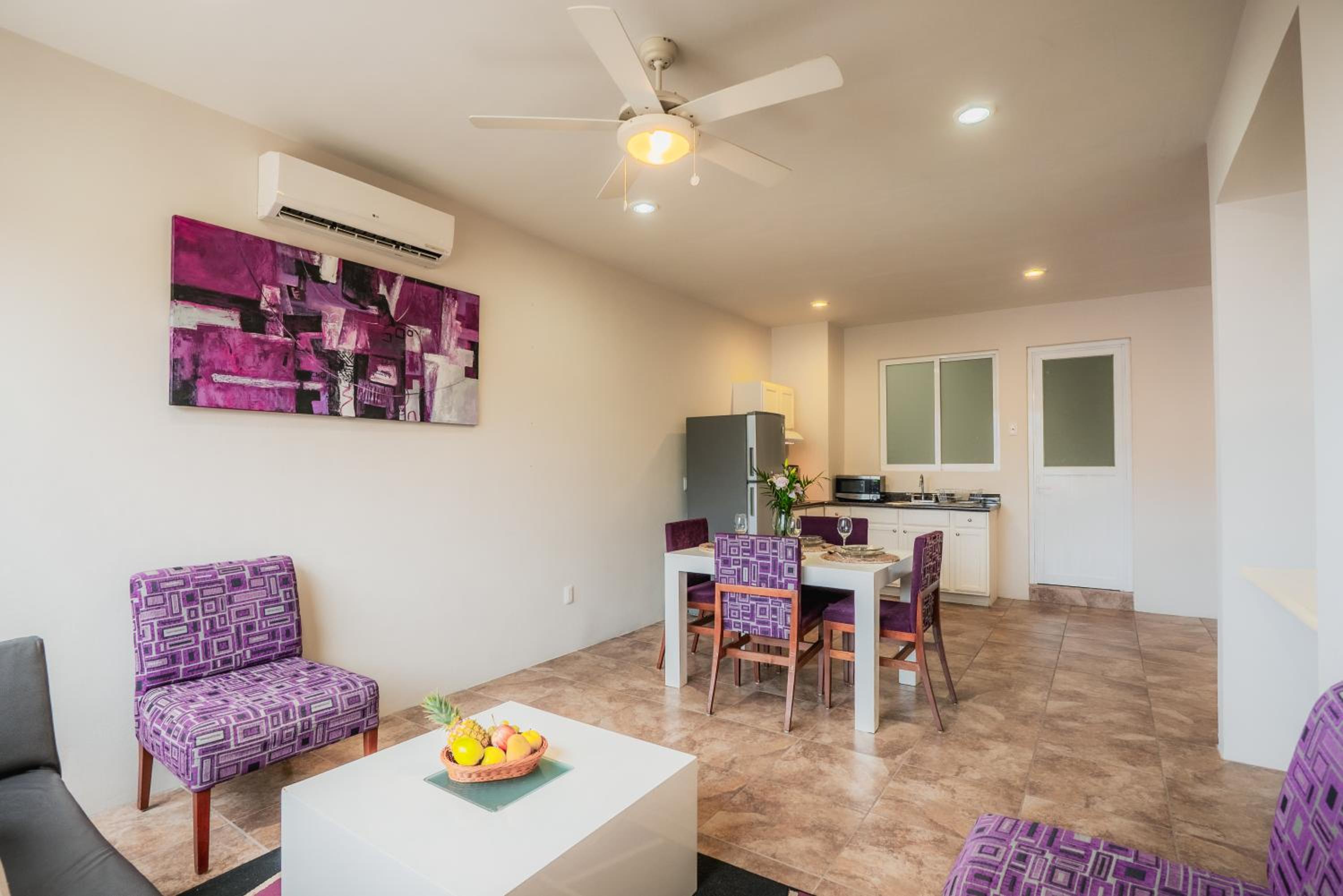 La Playa Suites Hotel