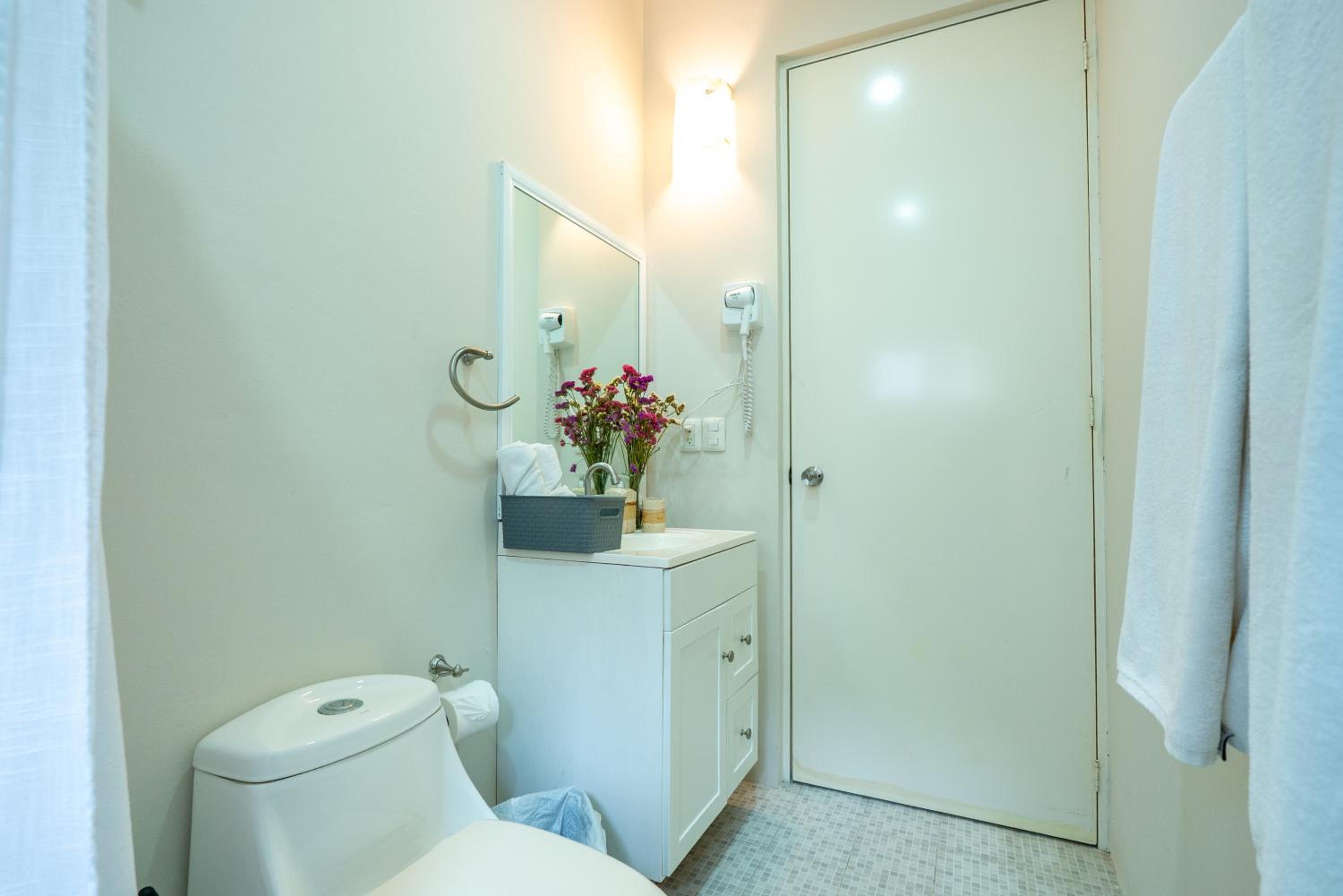 La Playa Suites Hotel