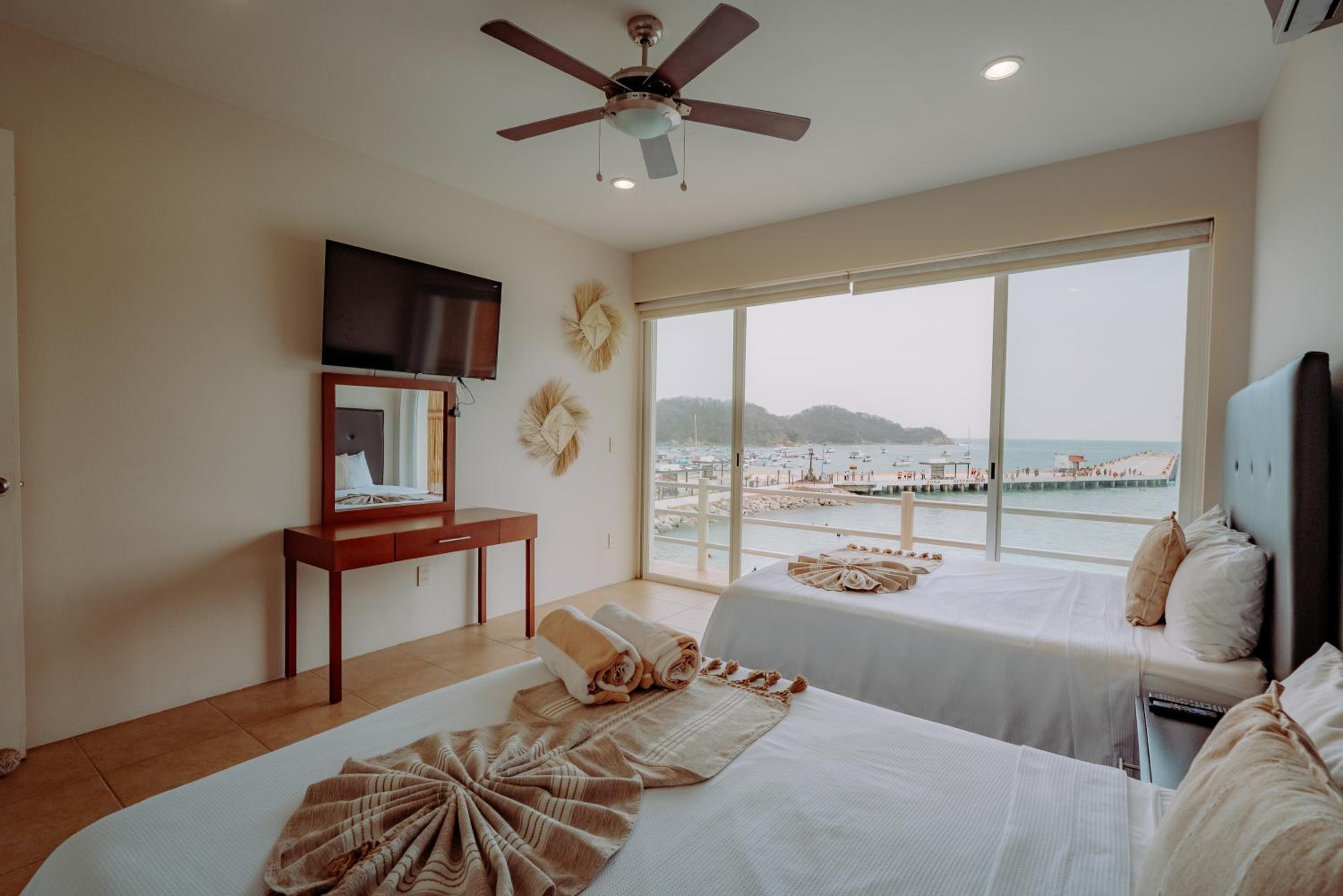 La Playa Suites Hotel