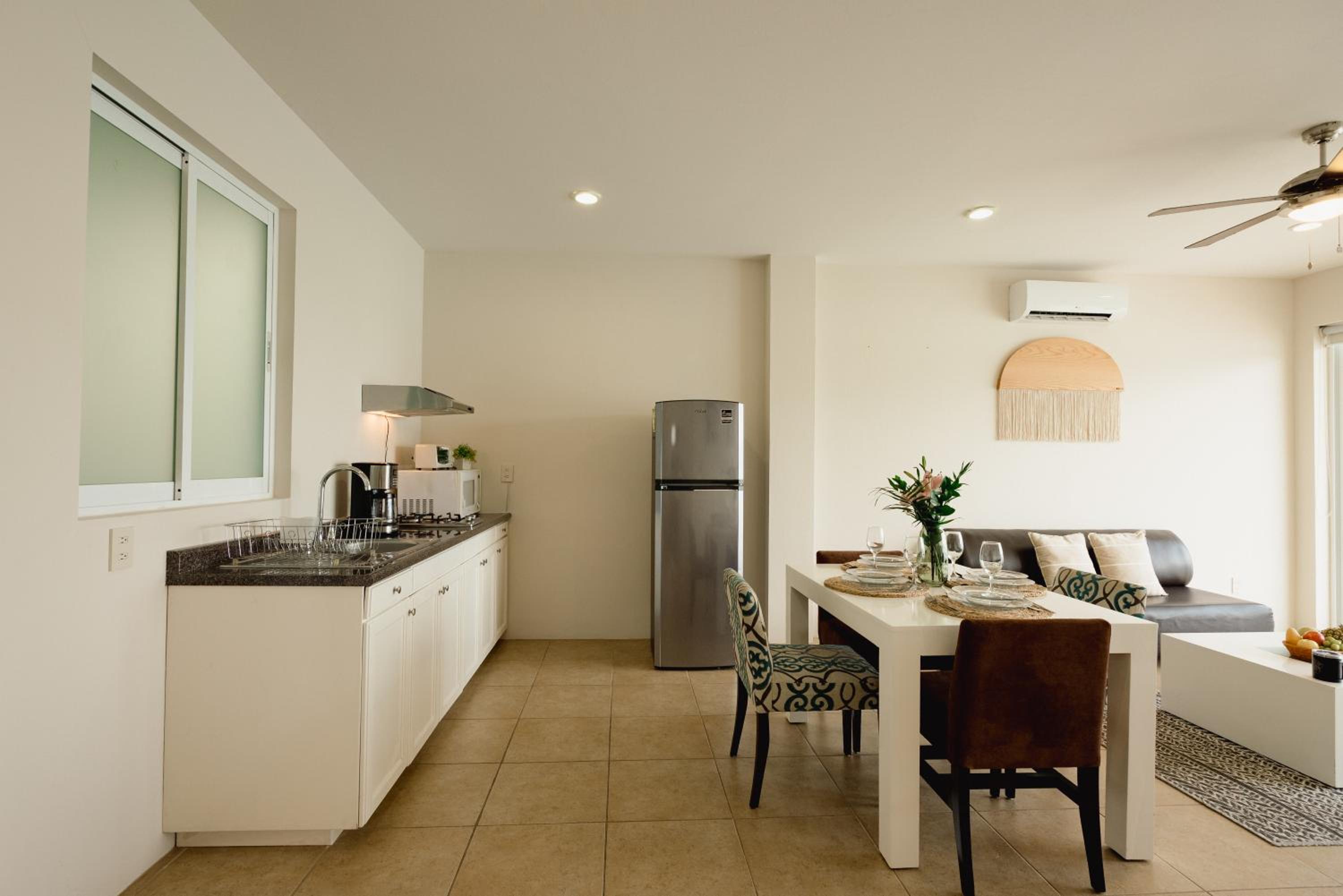 La Playa Suites Hotel