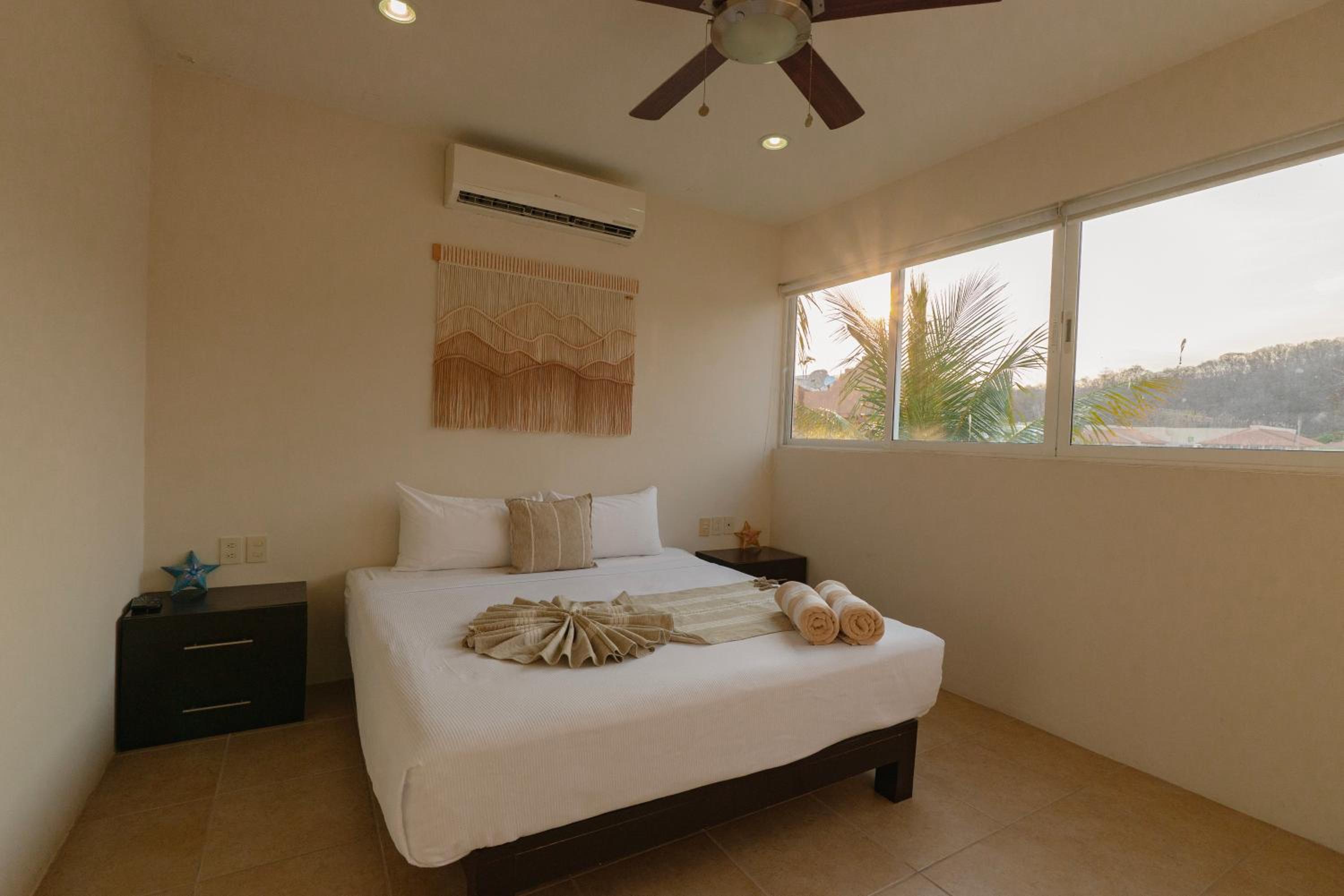 La Playa Suites Hotel