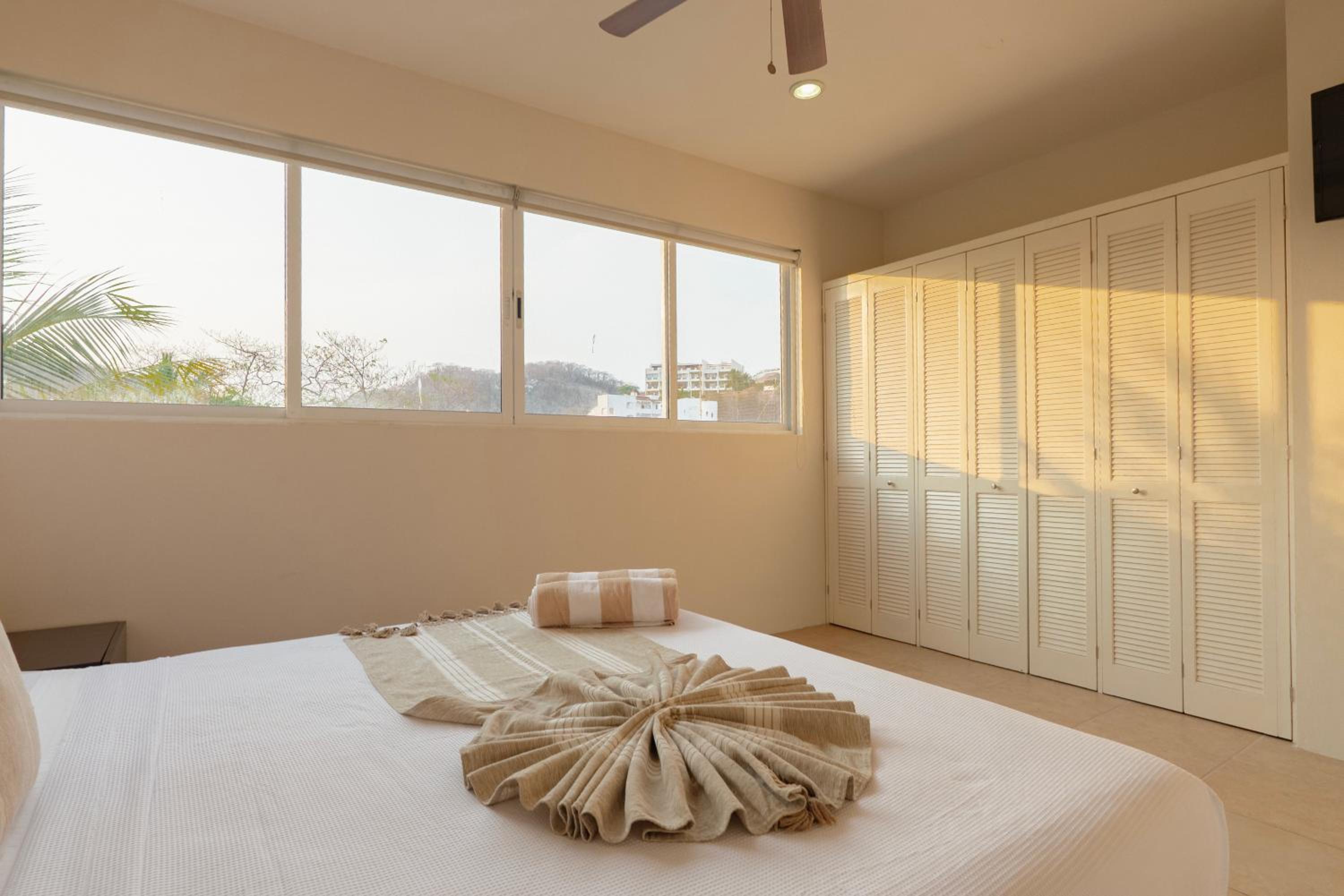 La Playa Suites Hotel