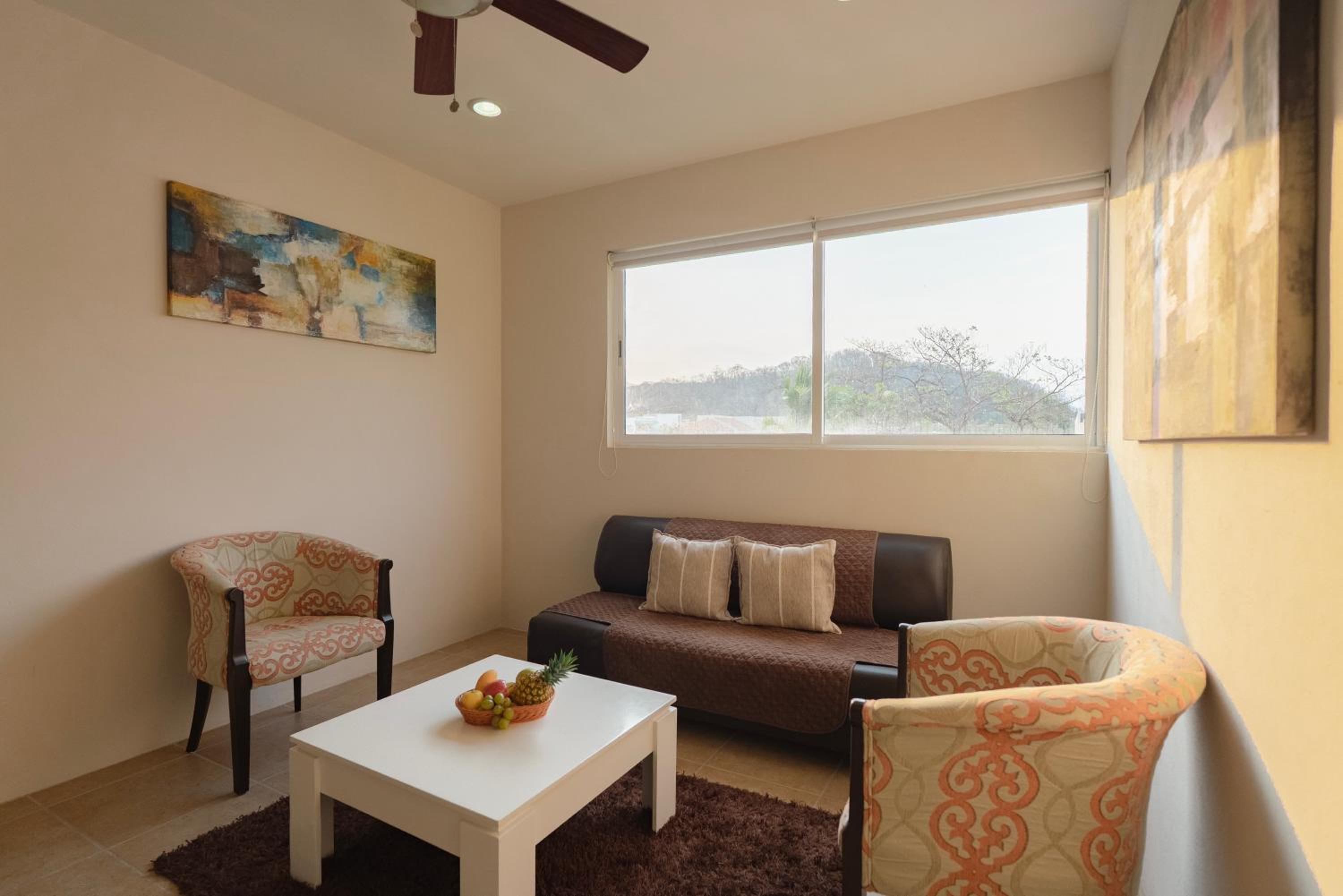 La Playa Suites Hotel