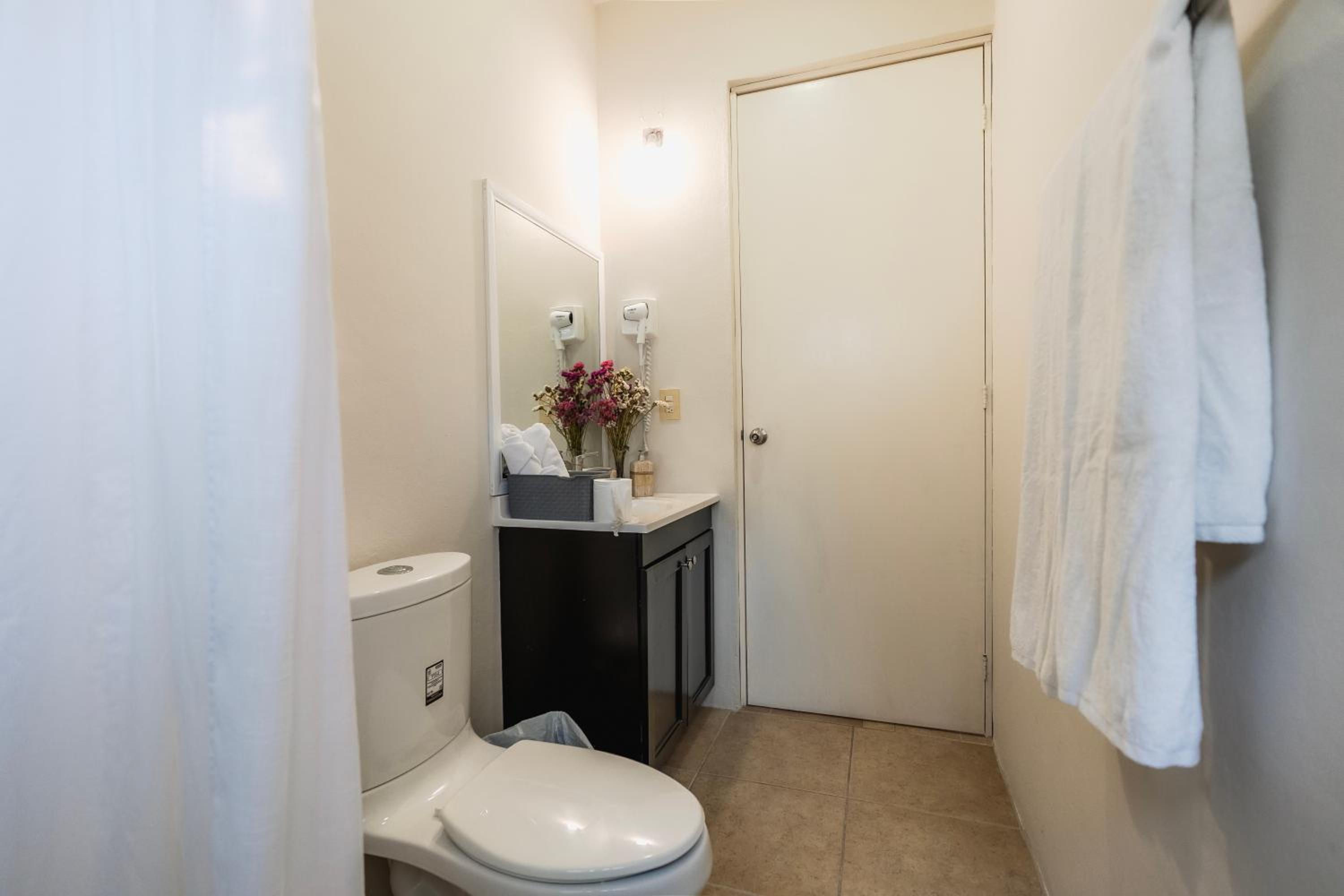 La Playa Suites Hotel