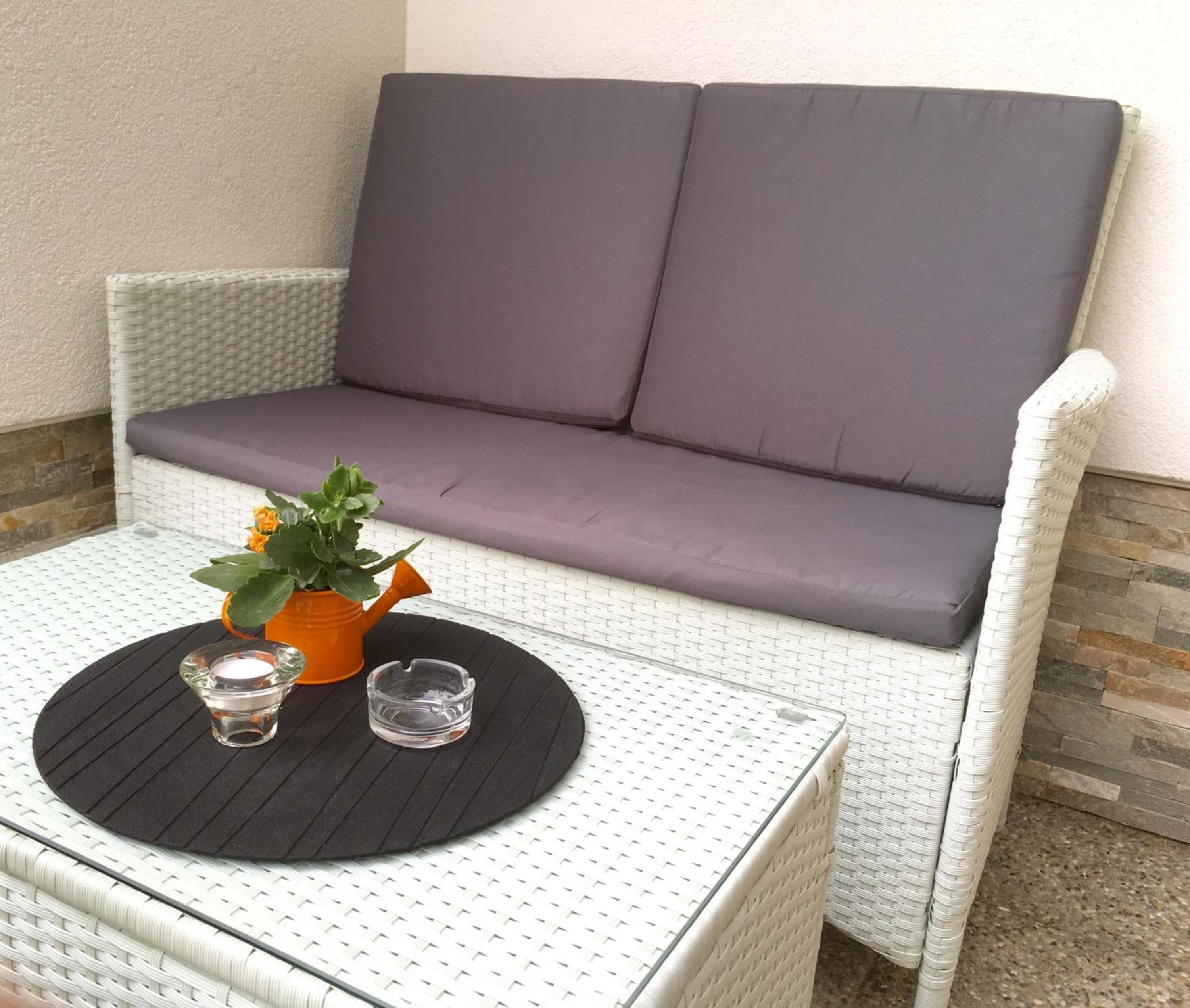 Luxury Studio Apartment White Sensation