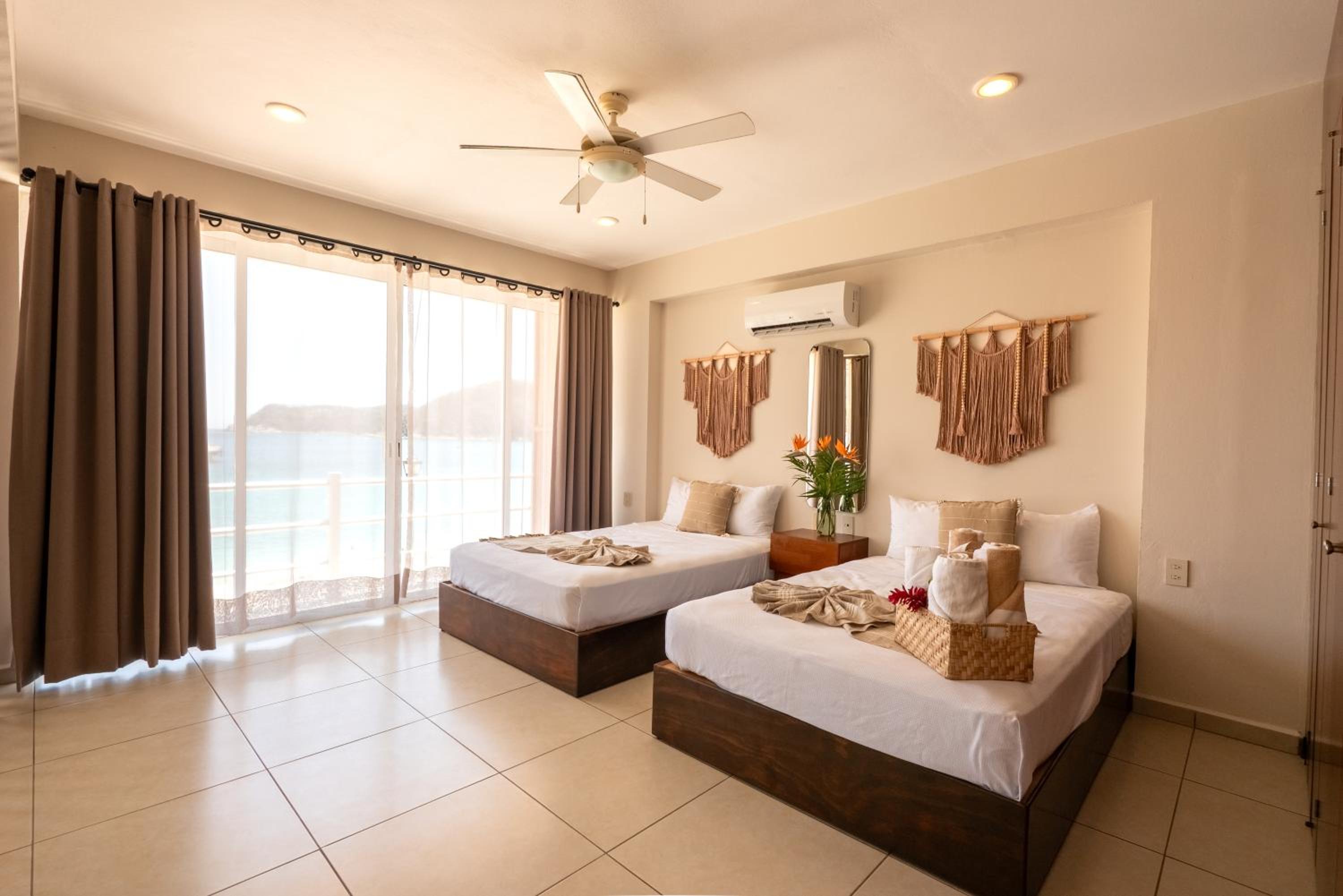 La Playa Suites Hotel