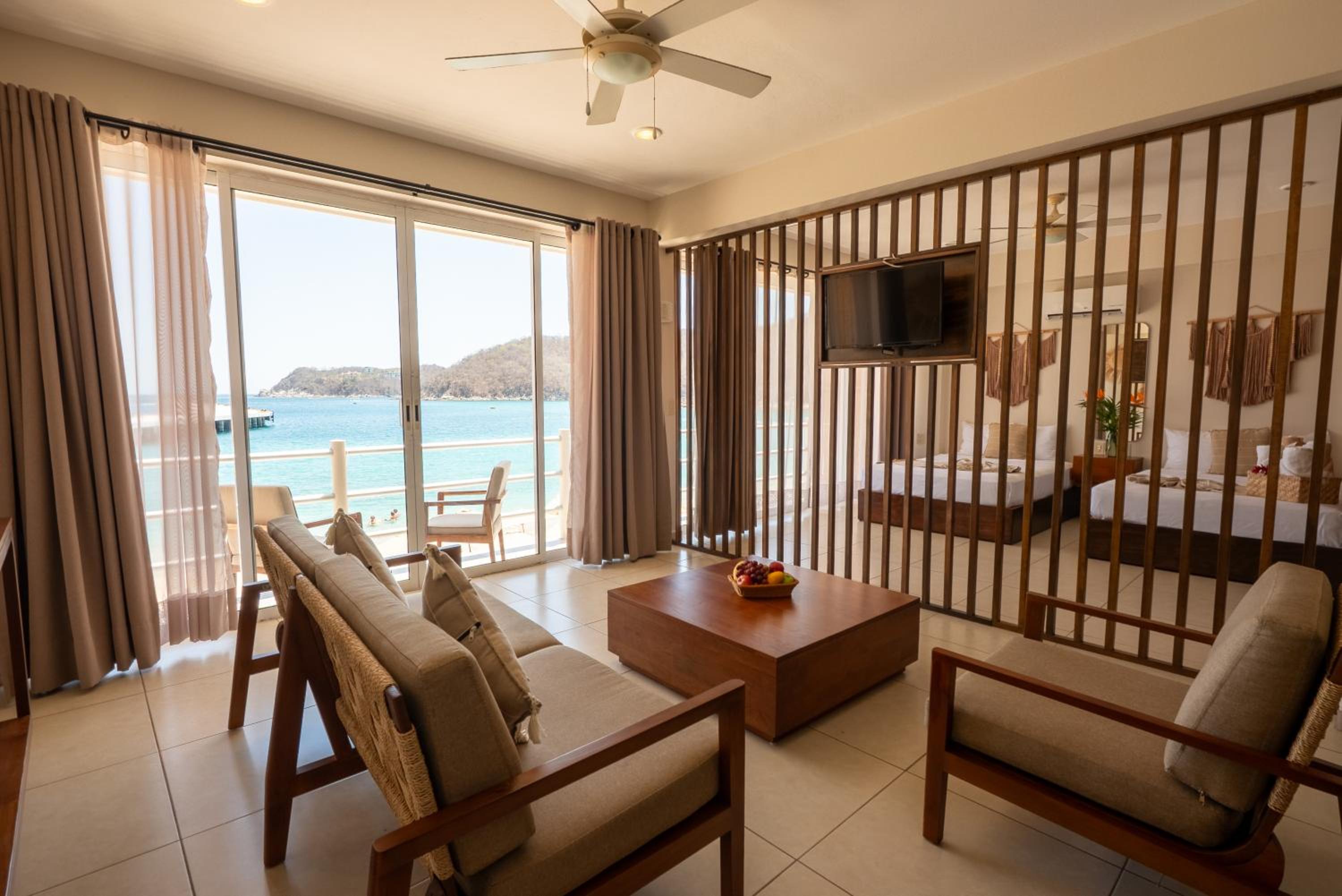 La Playa Suites Hotel