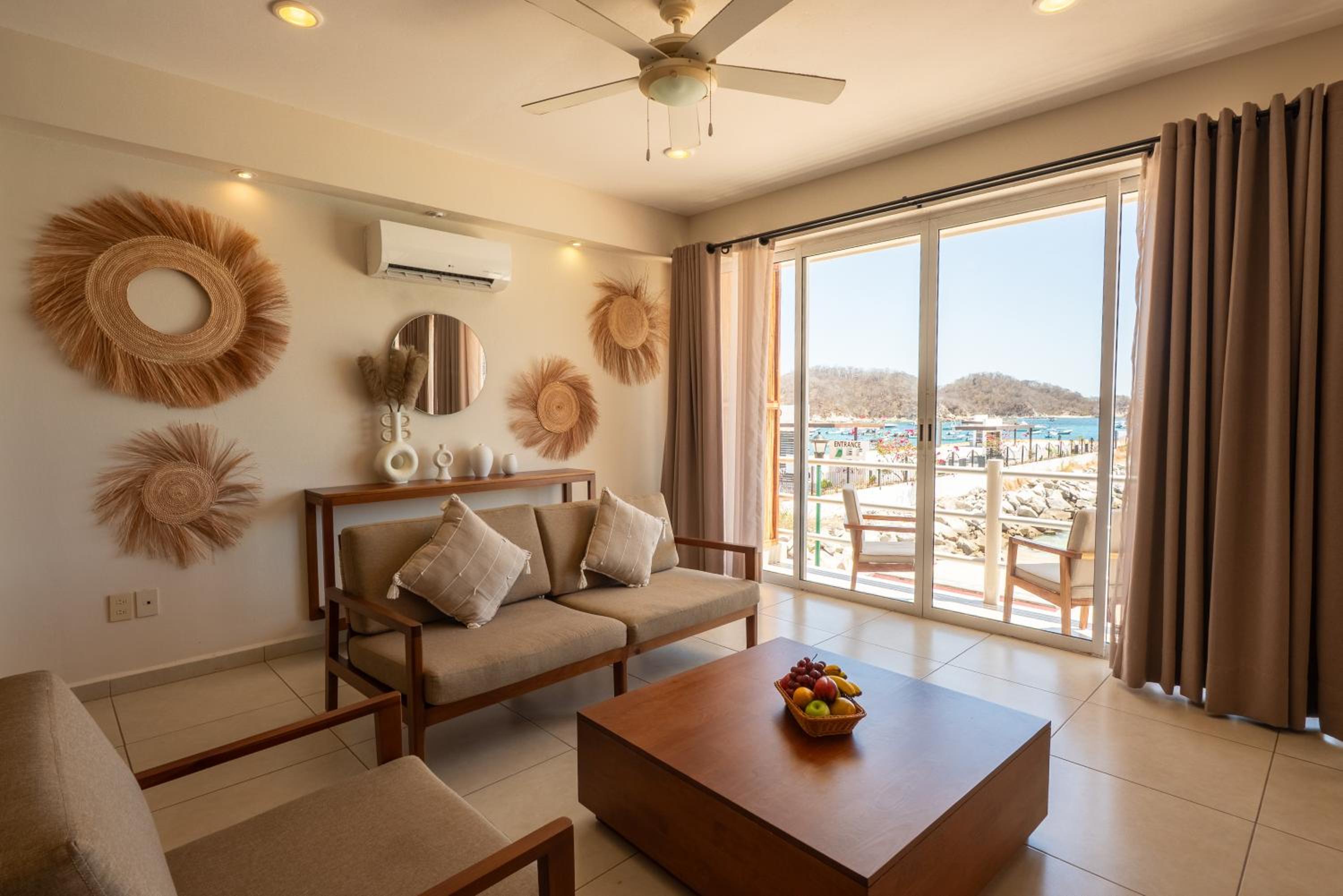 La Playa Suites Hotel