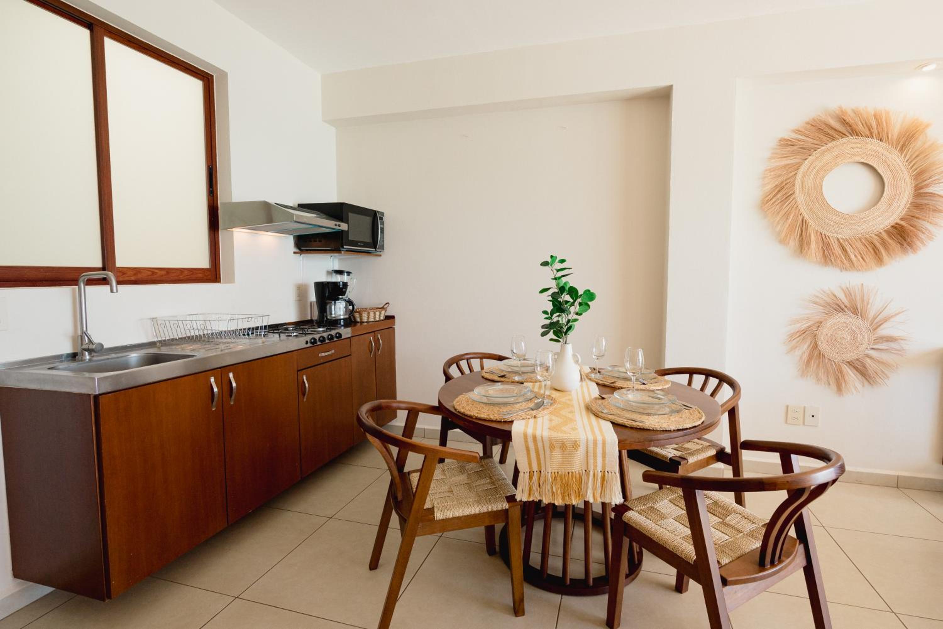La Playa Suites Hotel