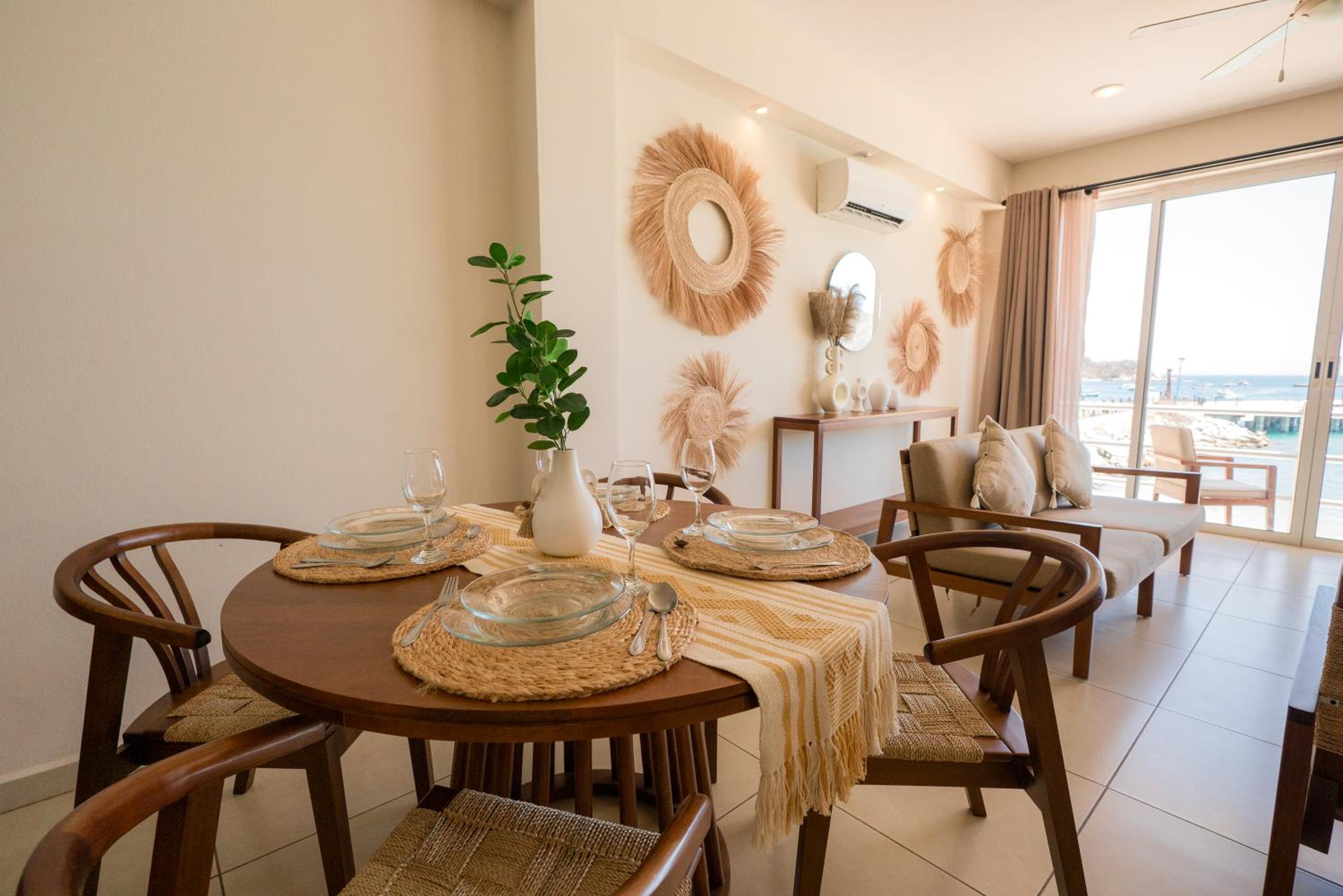 La Playa Suites Hotel