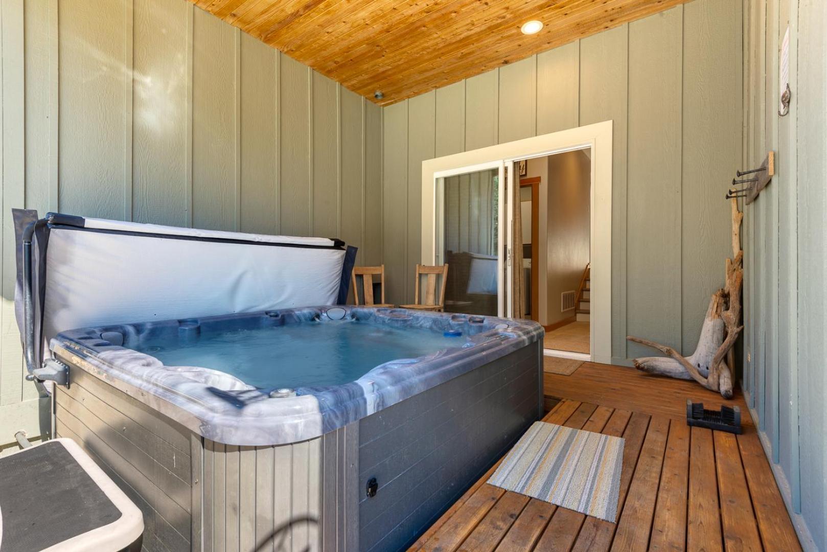 Cozy Pine Cabin Private Pool Access & Family Fun
