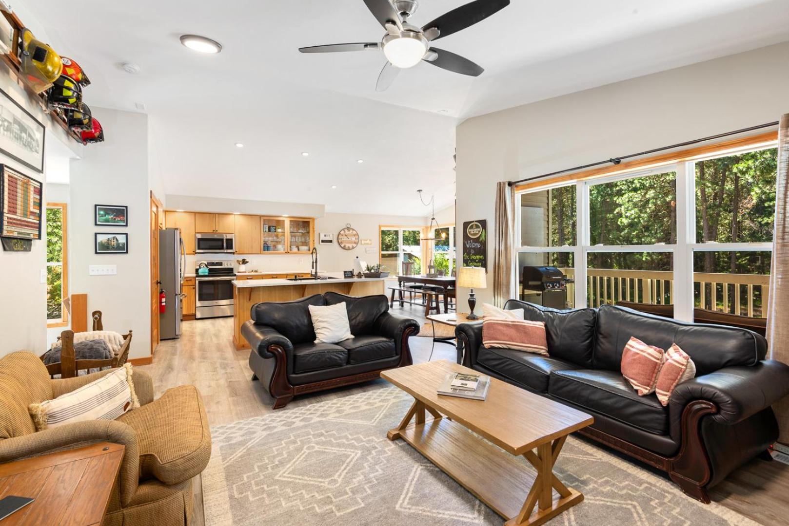 Cozy Pine Cabin Private Pool Access & Family Fun