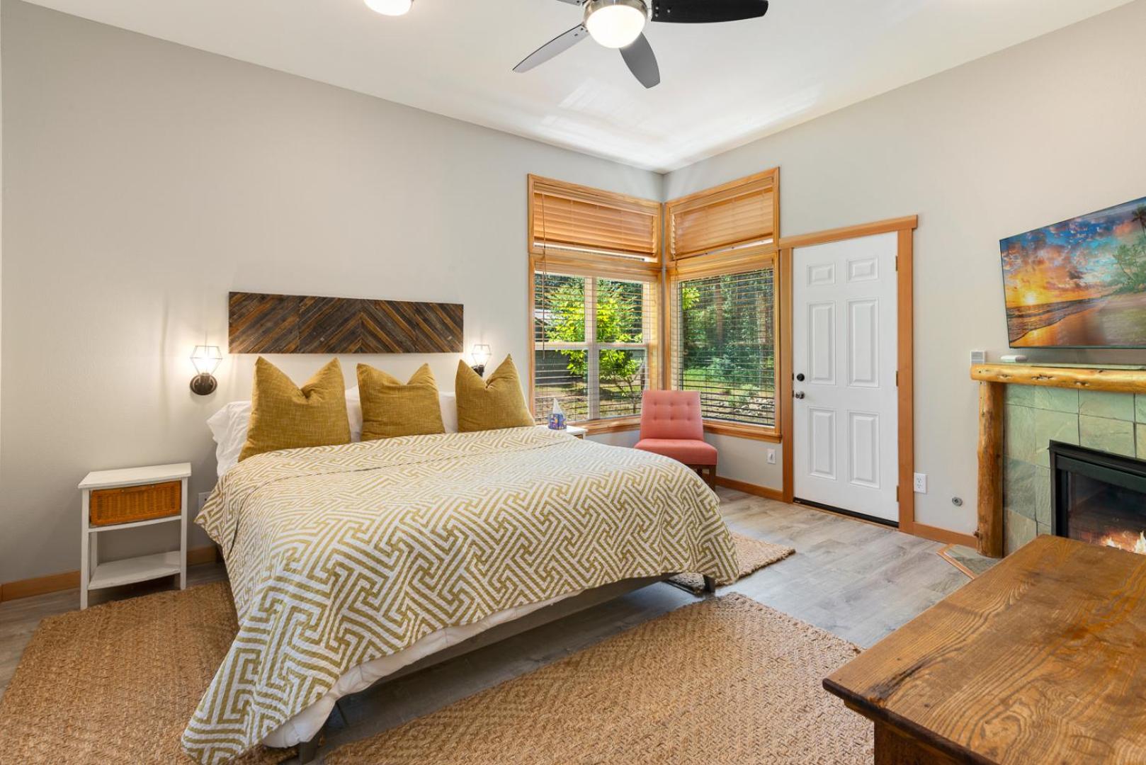 Cozy Pine Cabin Private Pool Access & Family Fun