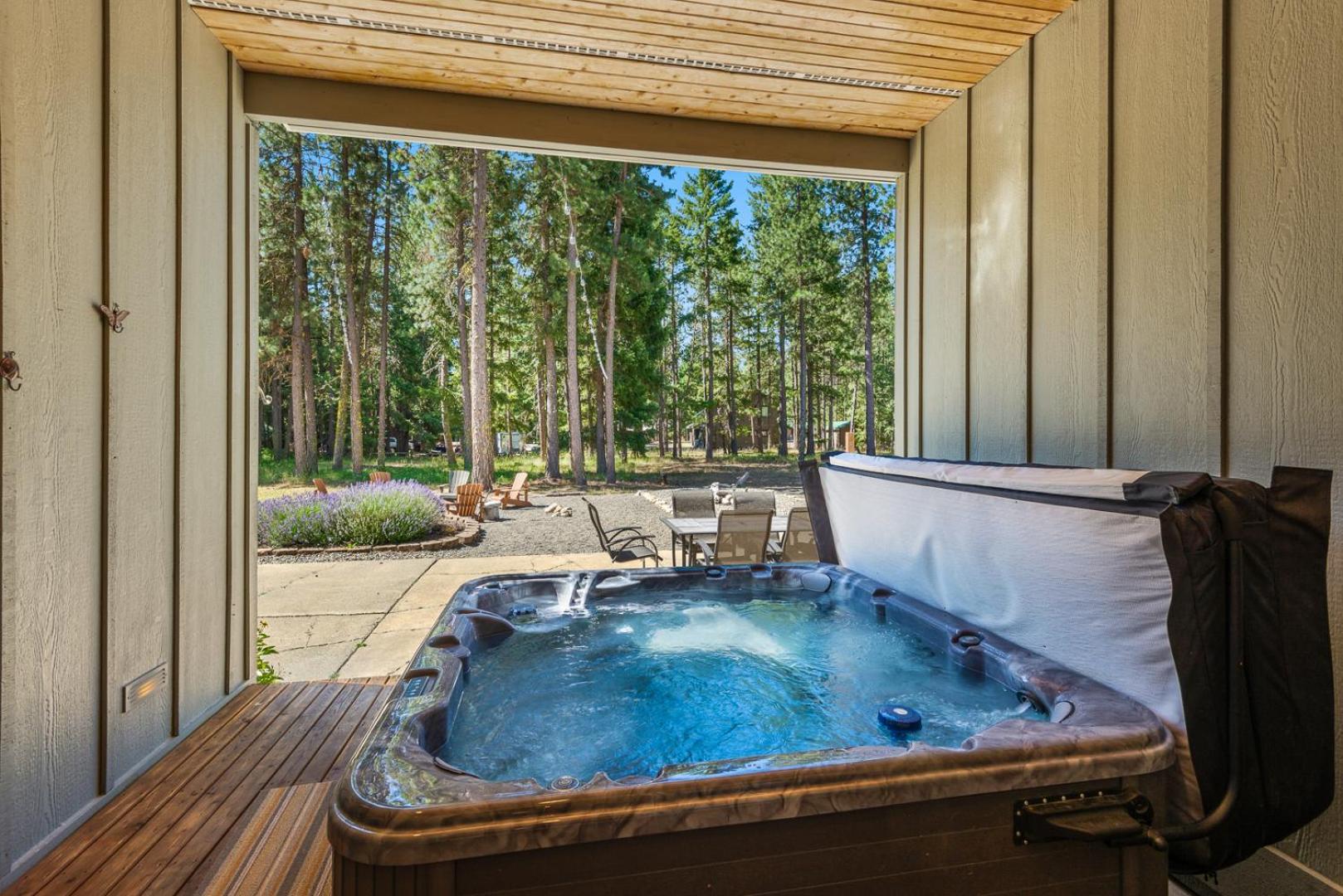 Cozy Pine Cabin Private Pool Access & Family Fun