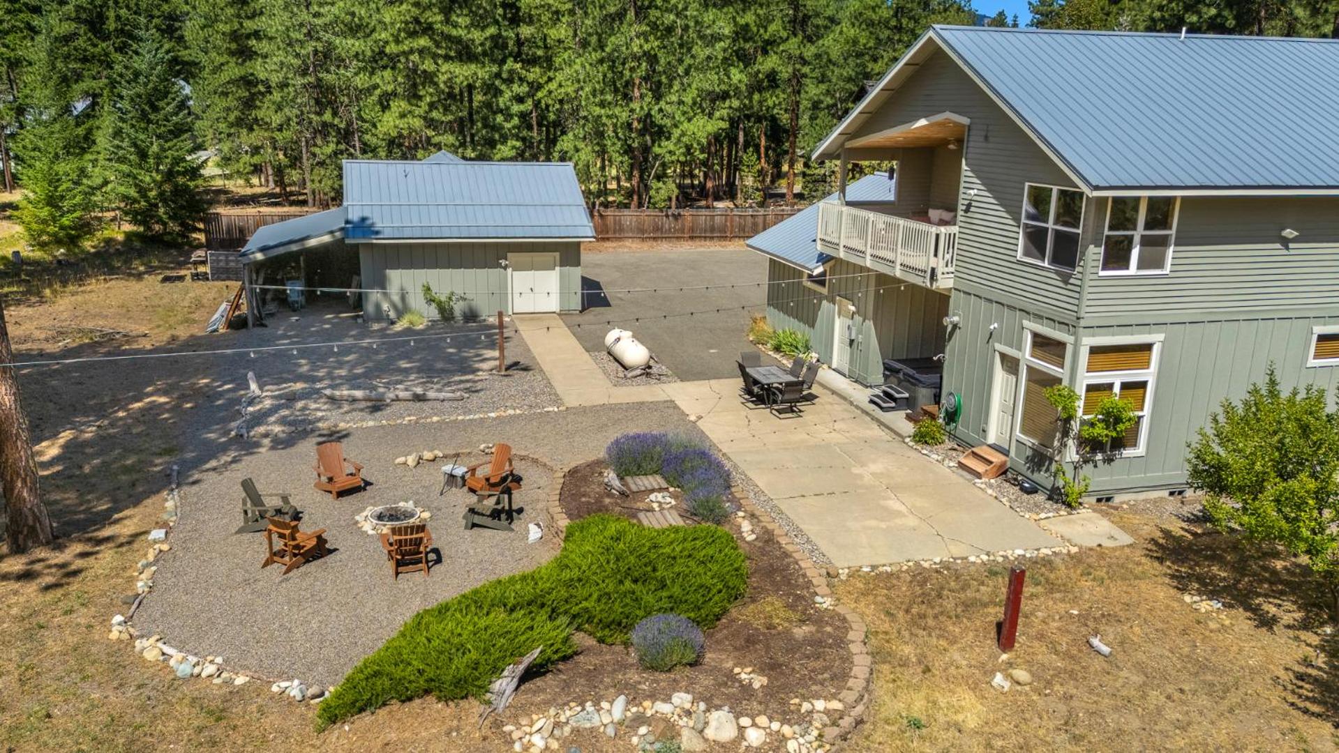 Cozy Pine Cabin Private Pool Access & Family Fun