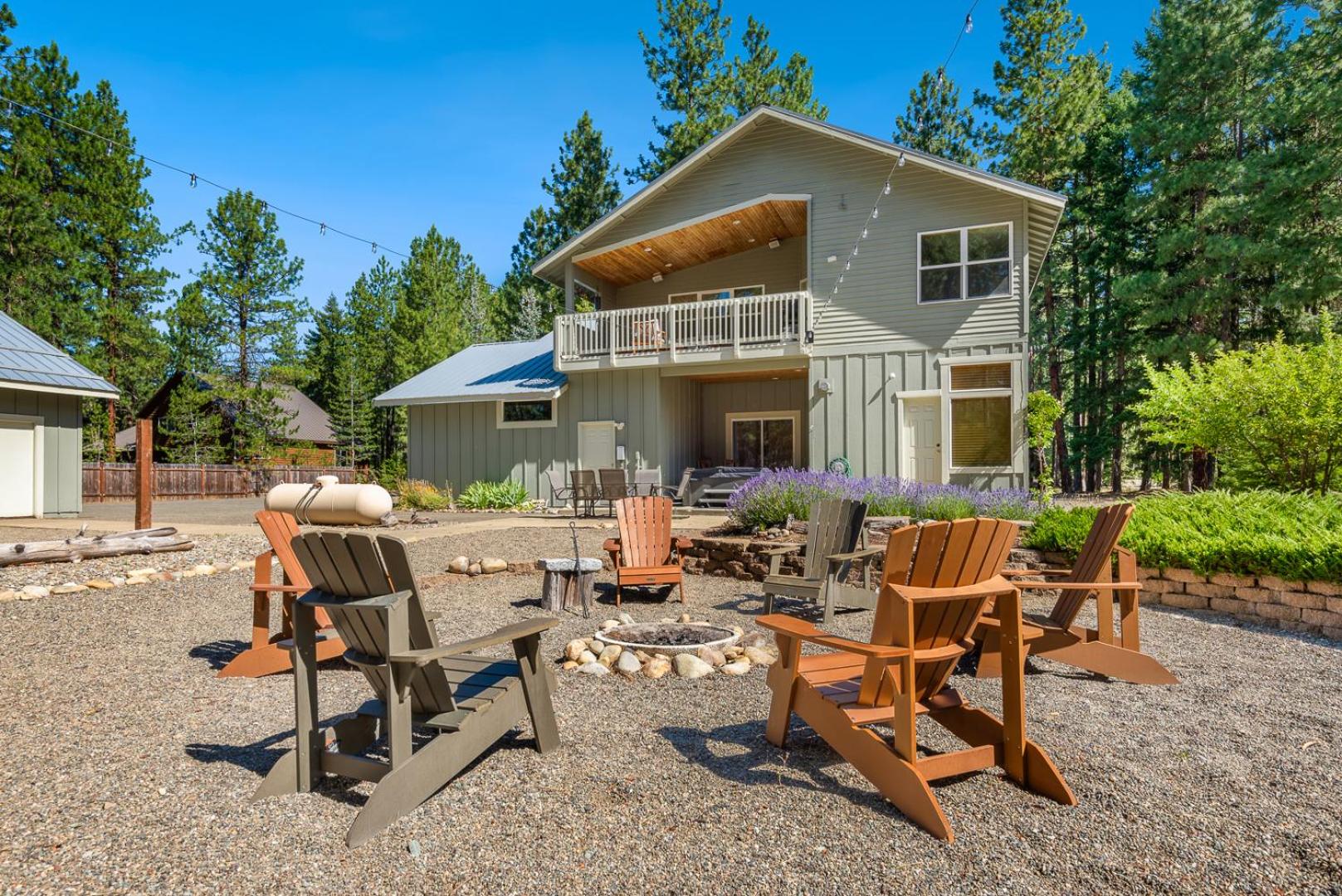 Cozy Pine Cabin Private Pool Access & Family Fun