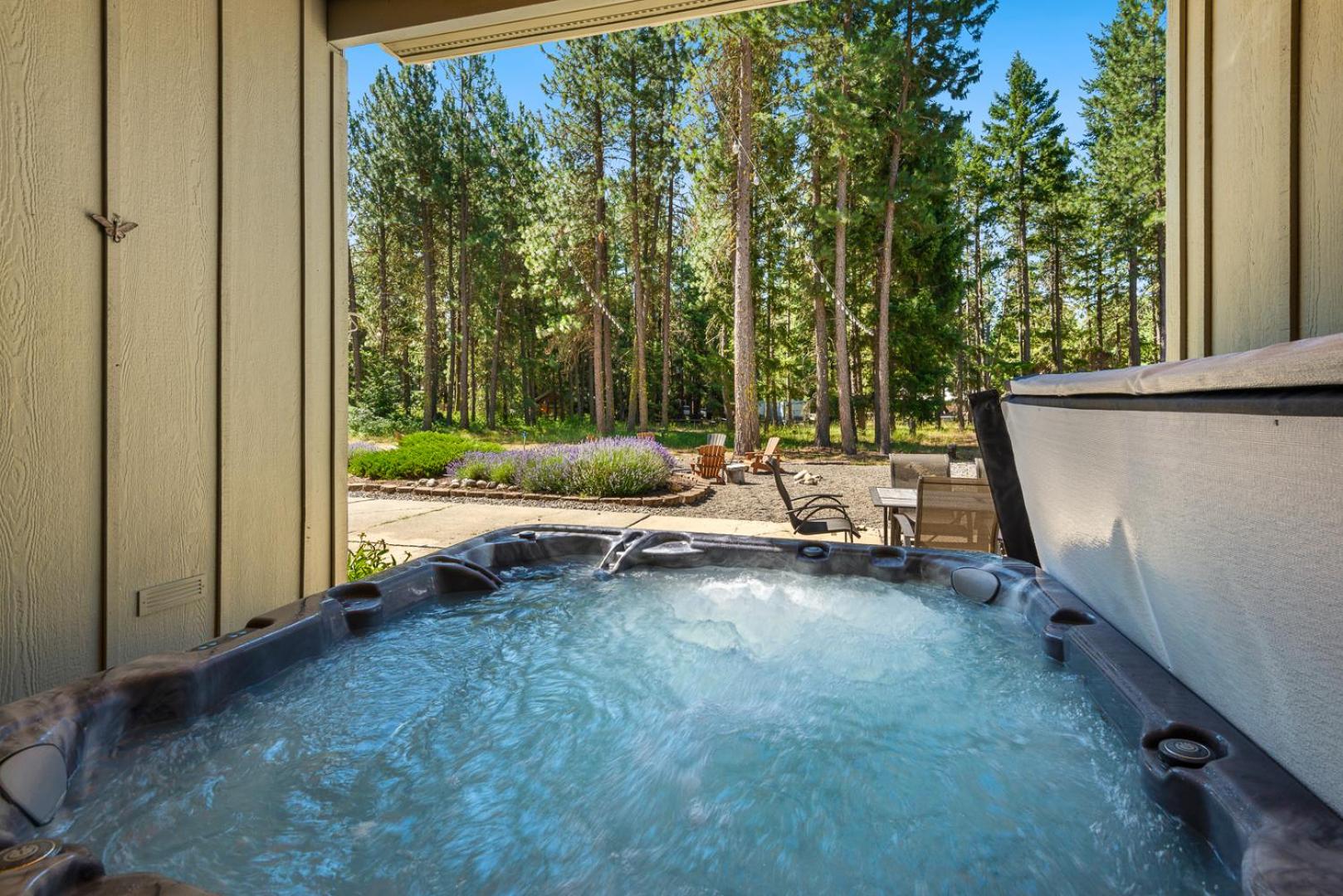 Cozy Pine Cabin Private Pool Access & Family Fun