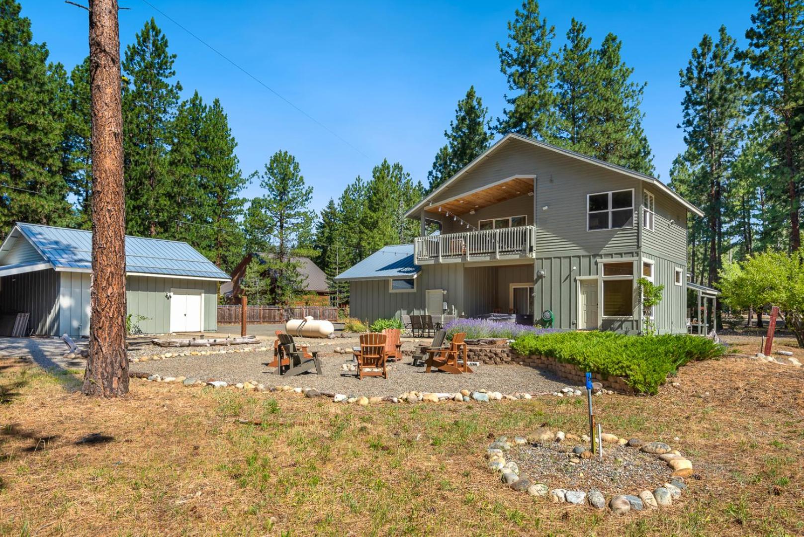 Cozy Pine Cabin Private Pool Access & Family Fun