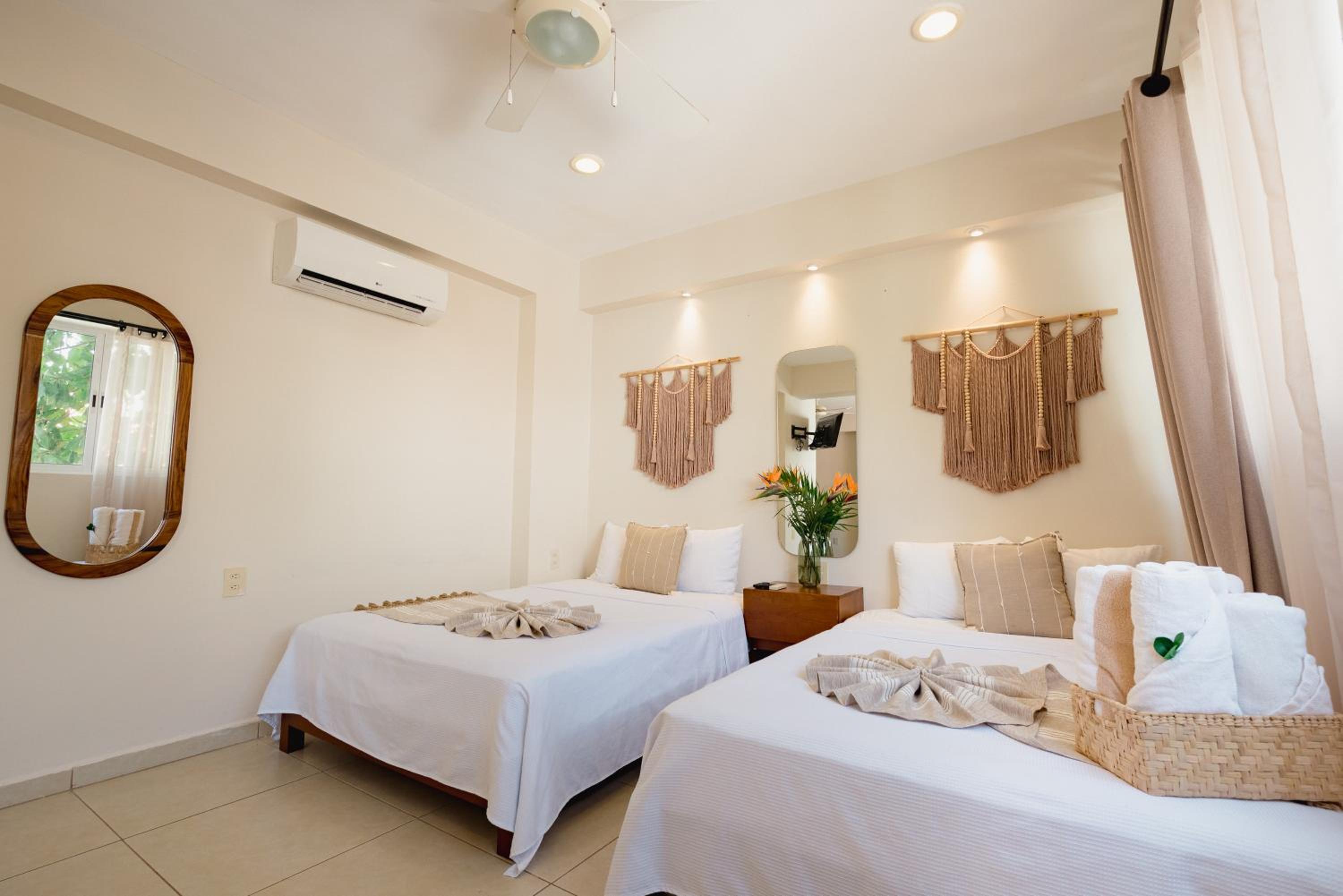 La Playa Suites Hotel