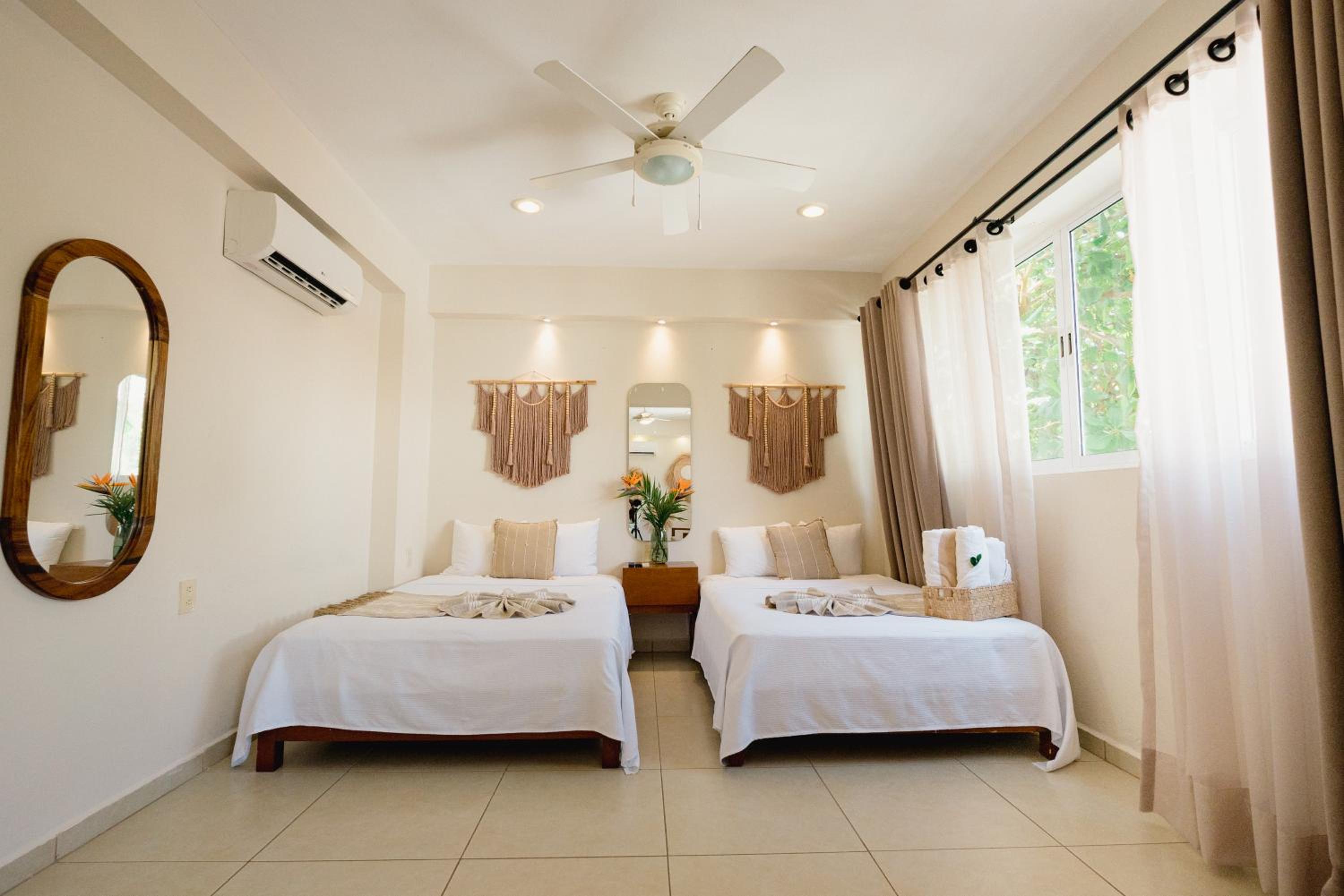 La Playa Suites Hotel
