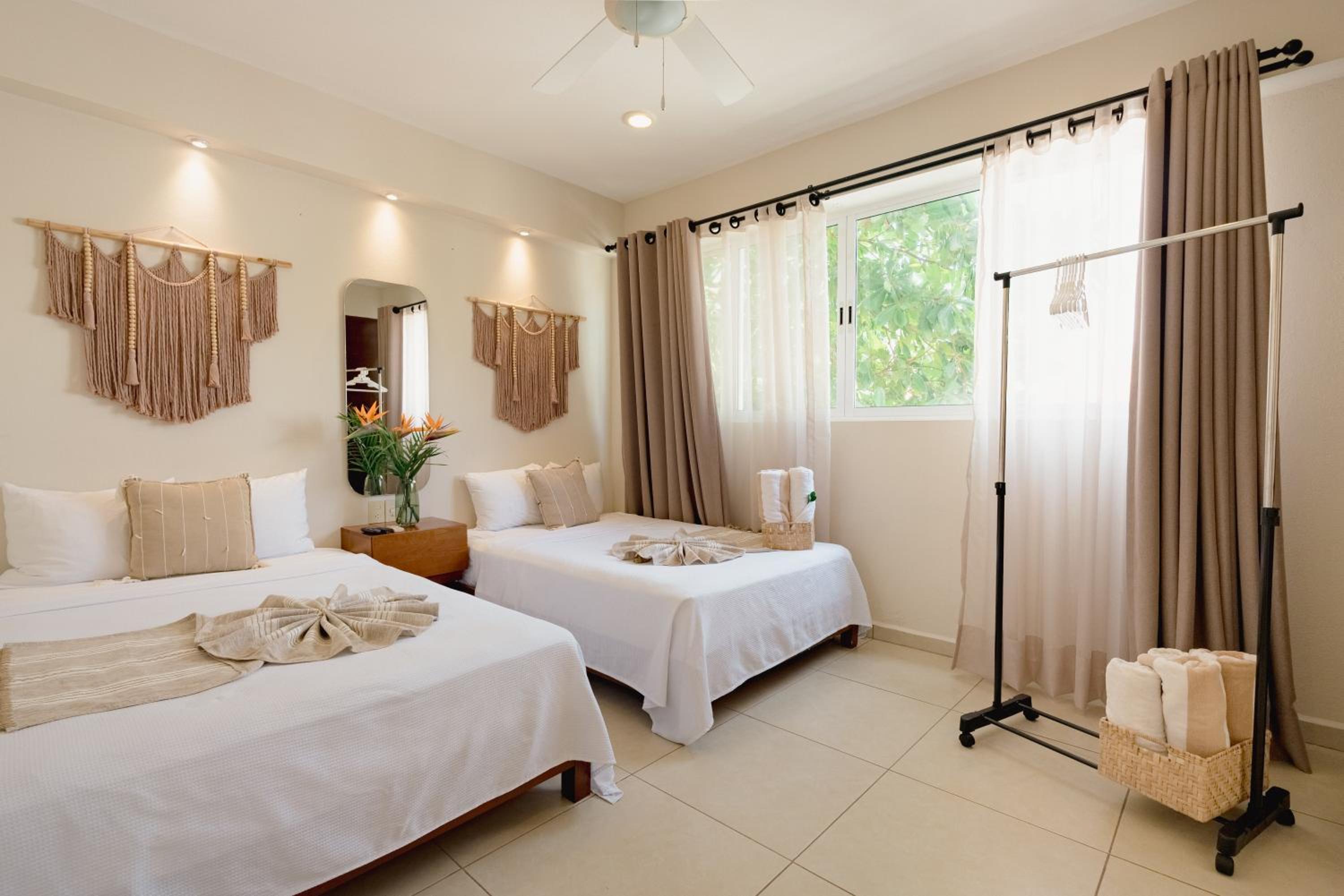La Playa Suites Hotel