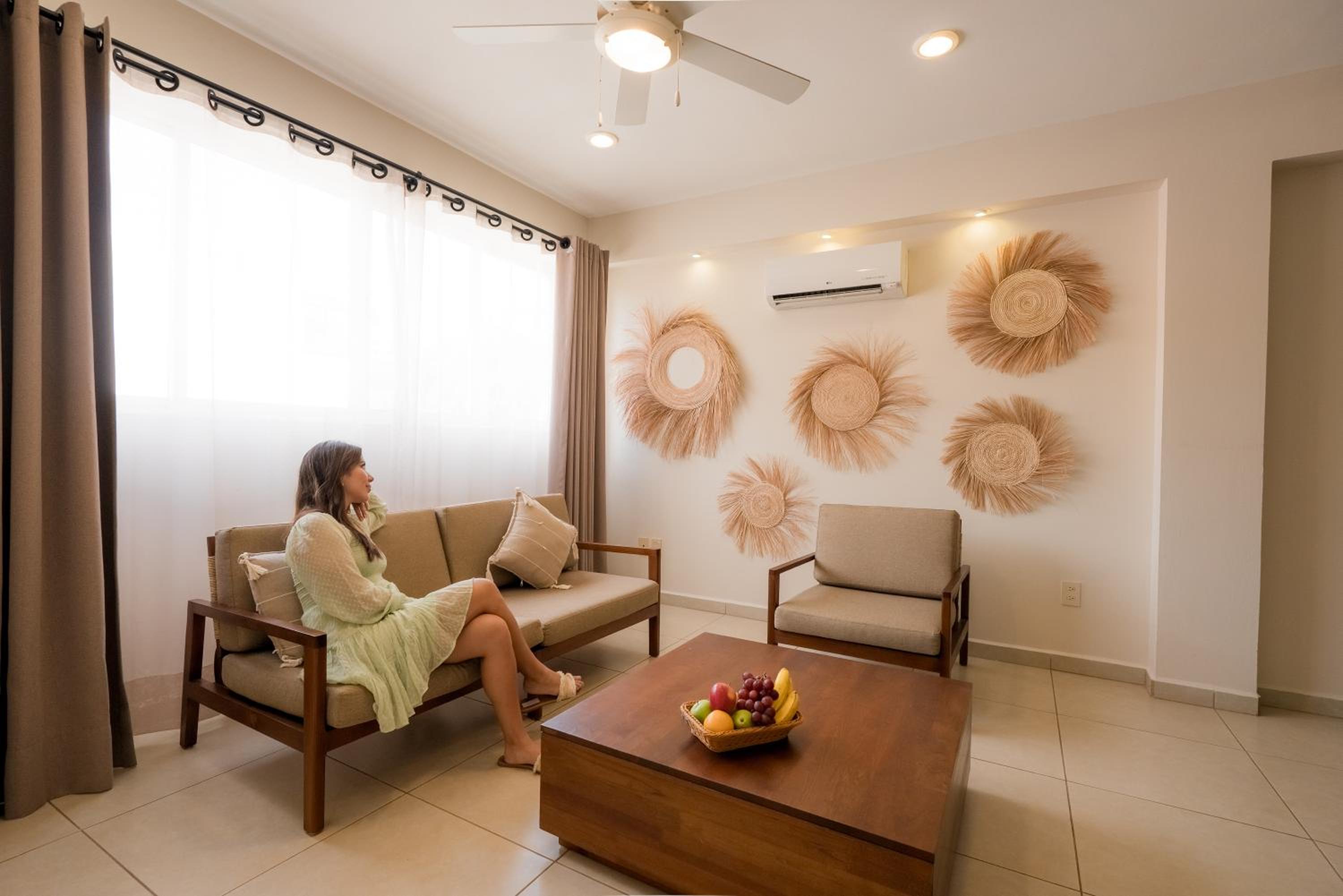 La Playa Suites Hotel