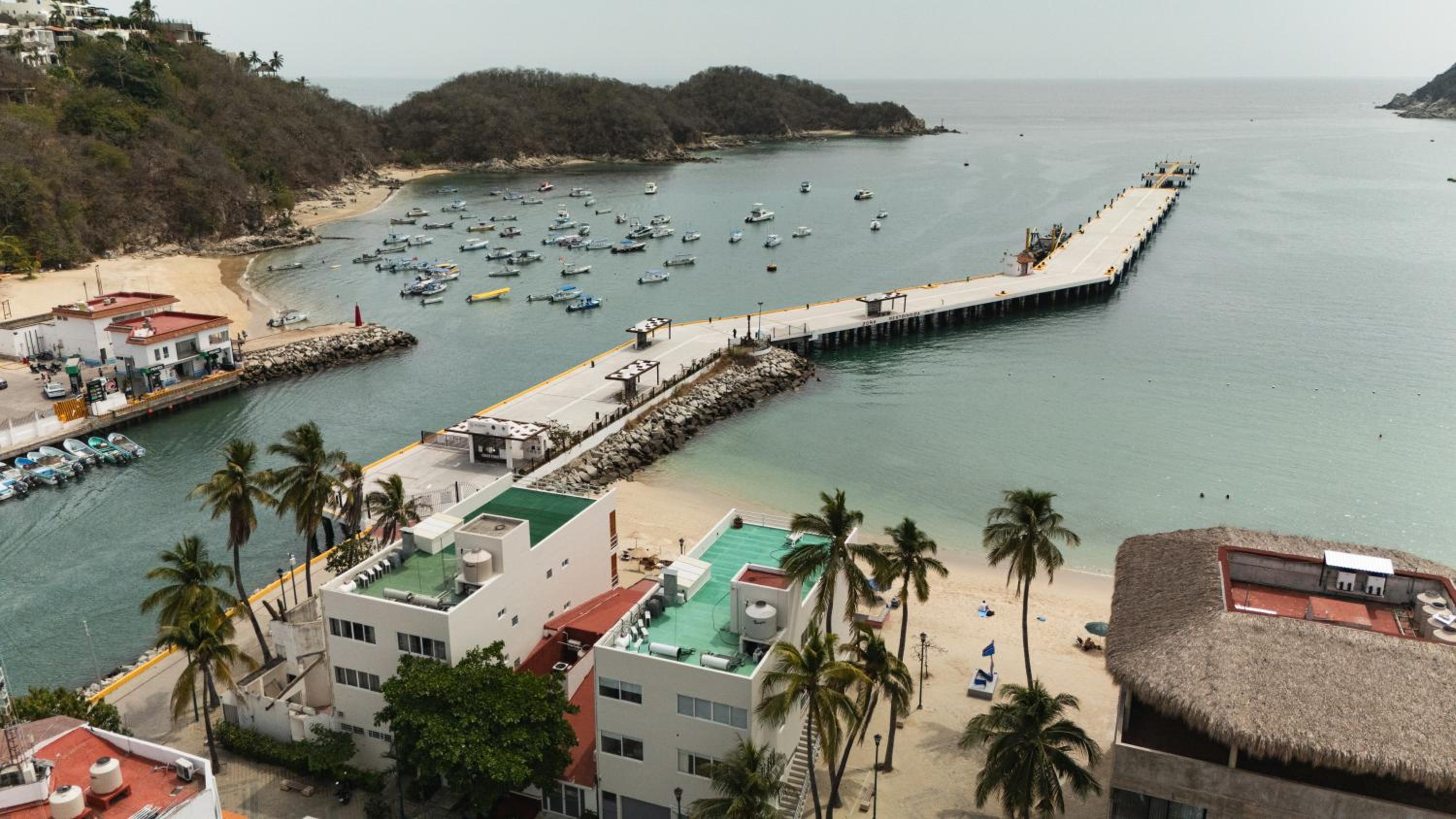 La Playa Suites Hotel