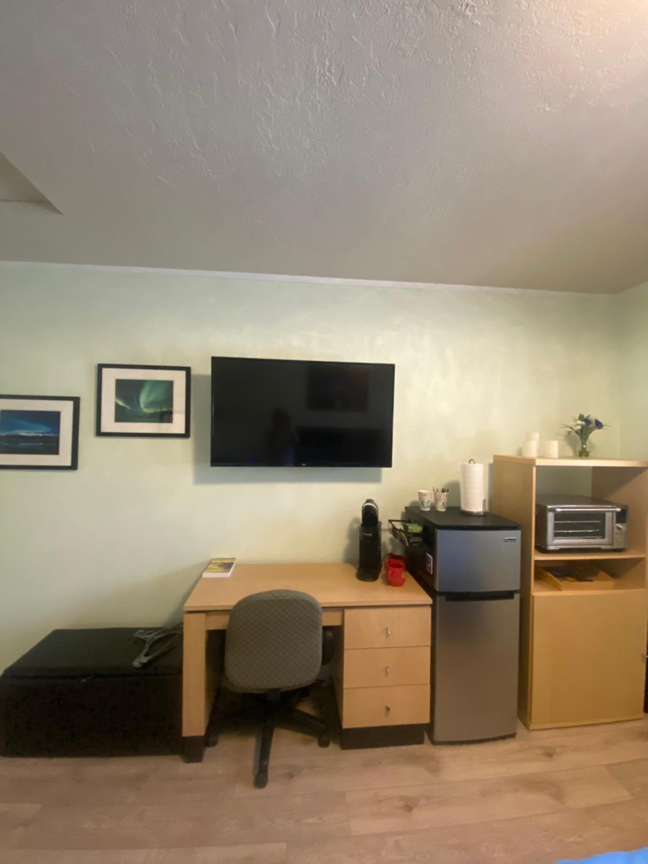 Lake Room