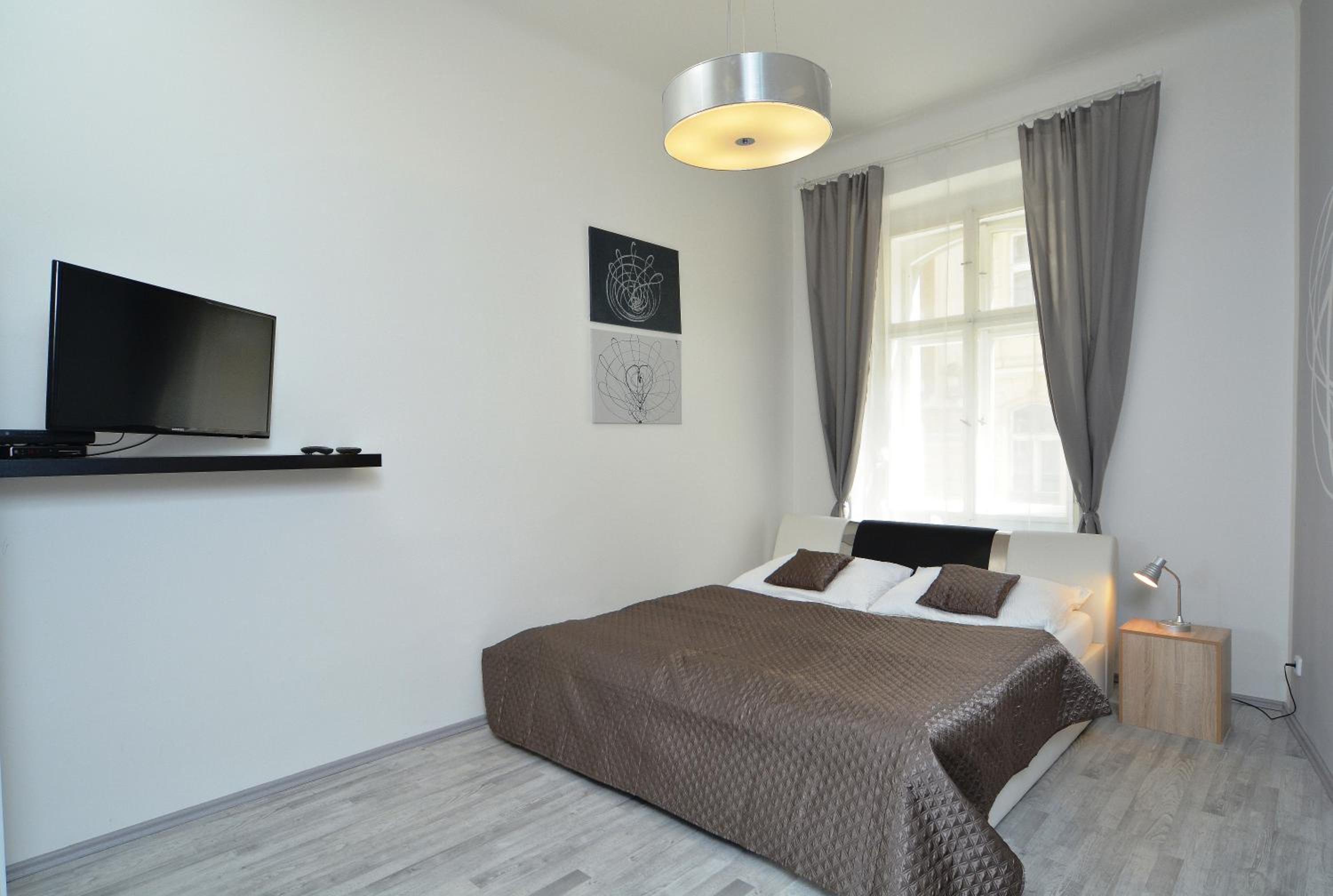 Navratilova Apartments
